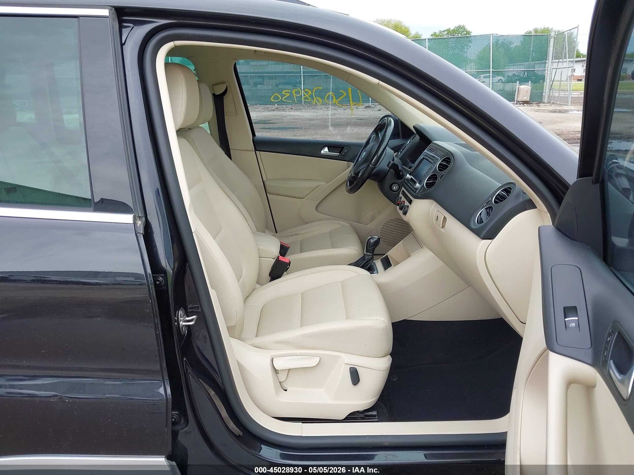 2013 Volkswagen Tiguan Se Black vin: WVGAV3AX3DW572150