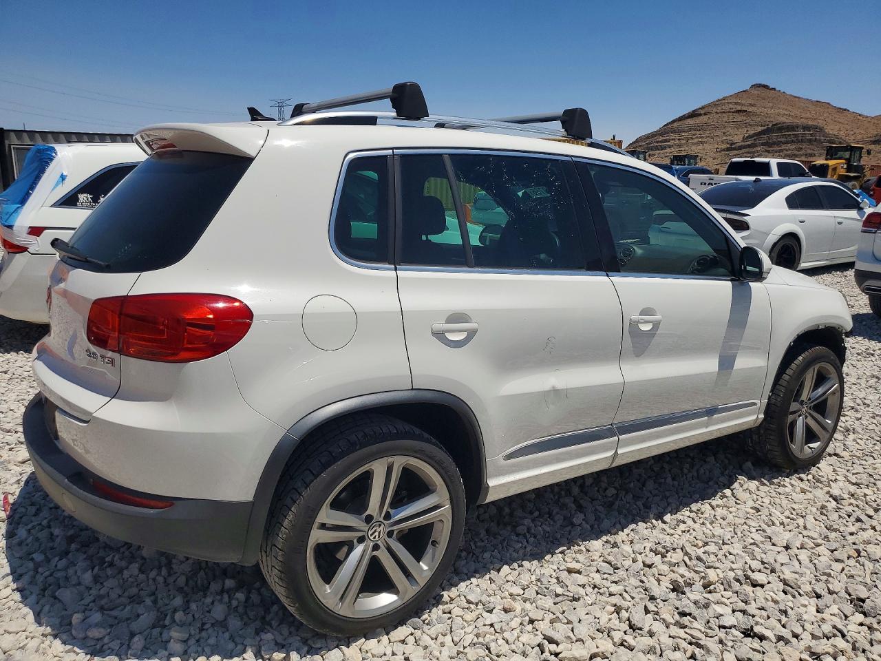 2014 Volkswagen Tiguan S White vin: WVGAV3AX3EW009701