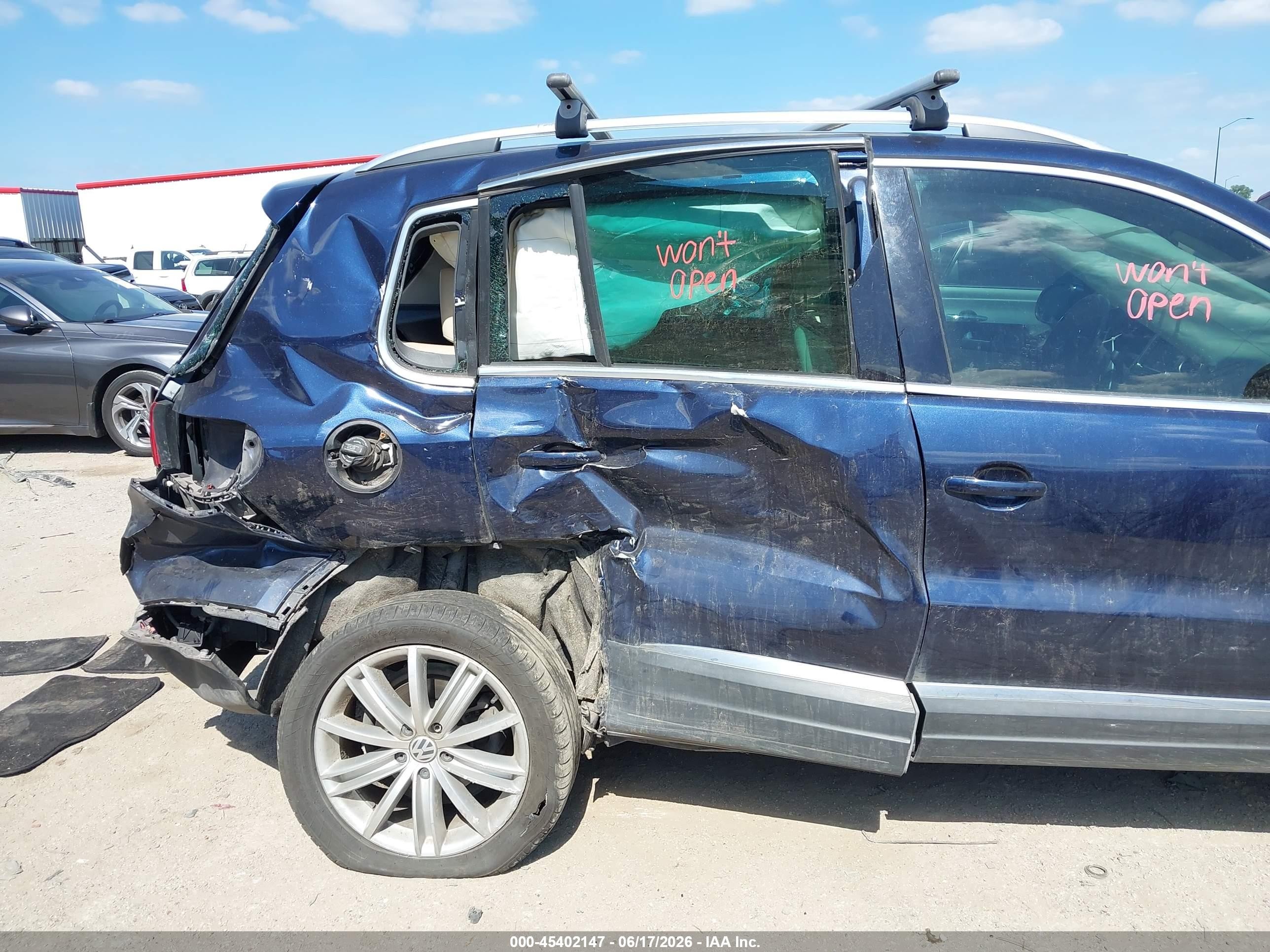 2014 Volkswagen Tiguan S/se/sel/r-line Blue vin: WVGAV3AX3EW522320