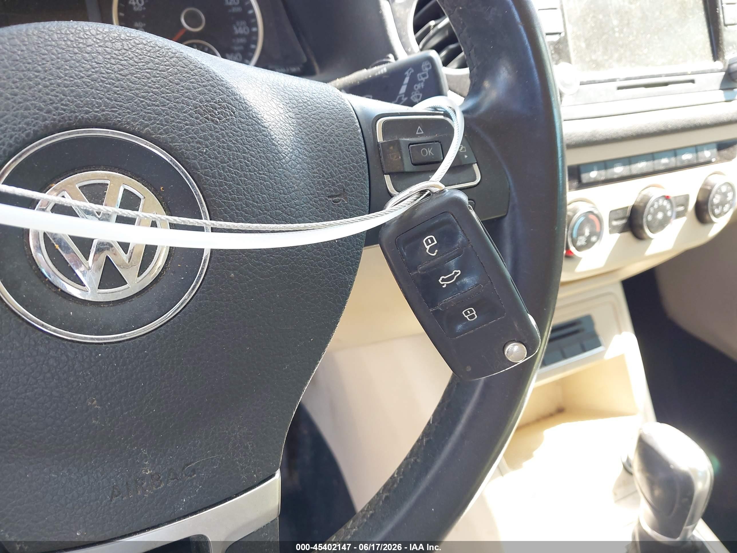 2014 Volkswagen Tiguan S/se/sel/r-line Blue vin: WVGAV3AX3EW522320