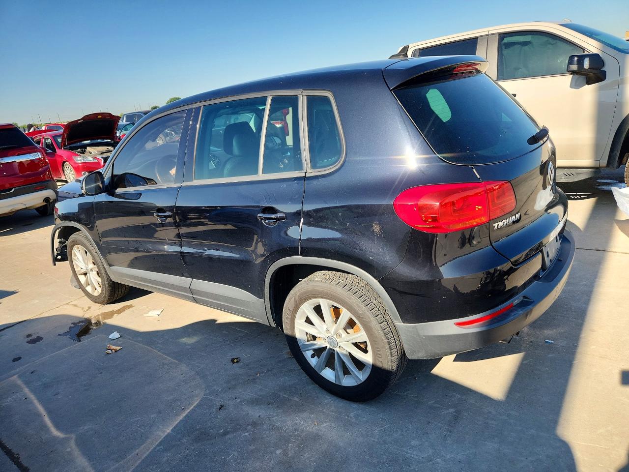 2014 Volkswagen Tiguan S Черный vin: WVGAV3AX3EW608291