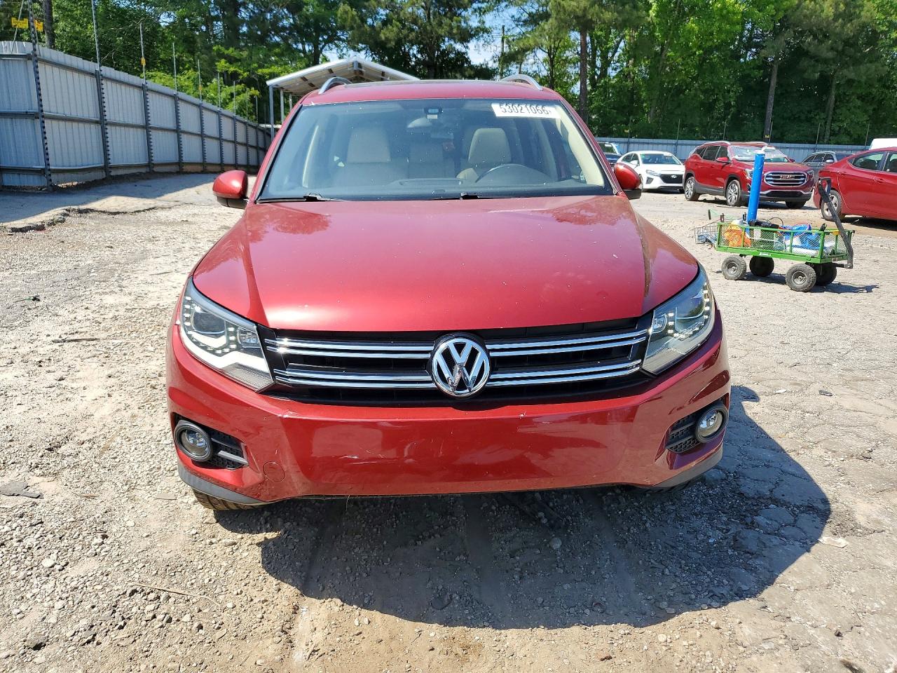 2013 Volkswagen Tiguan S Red vin: WVGAV3AX4DW088911