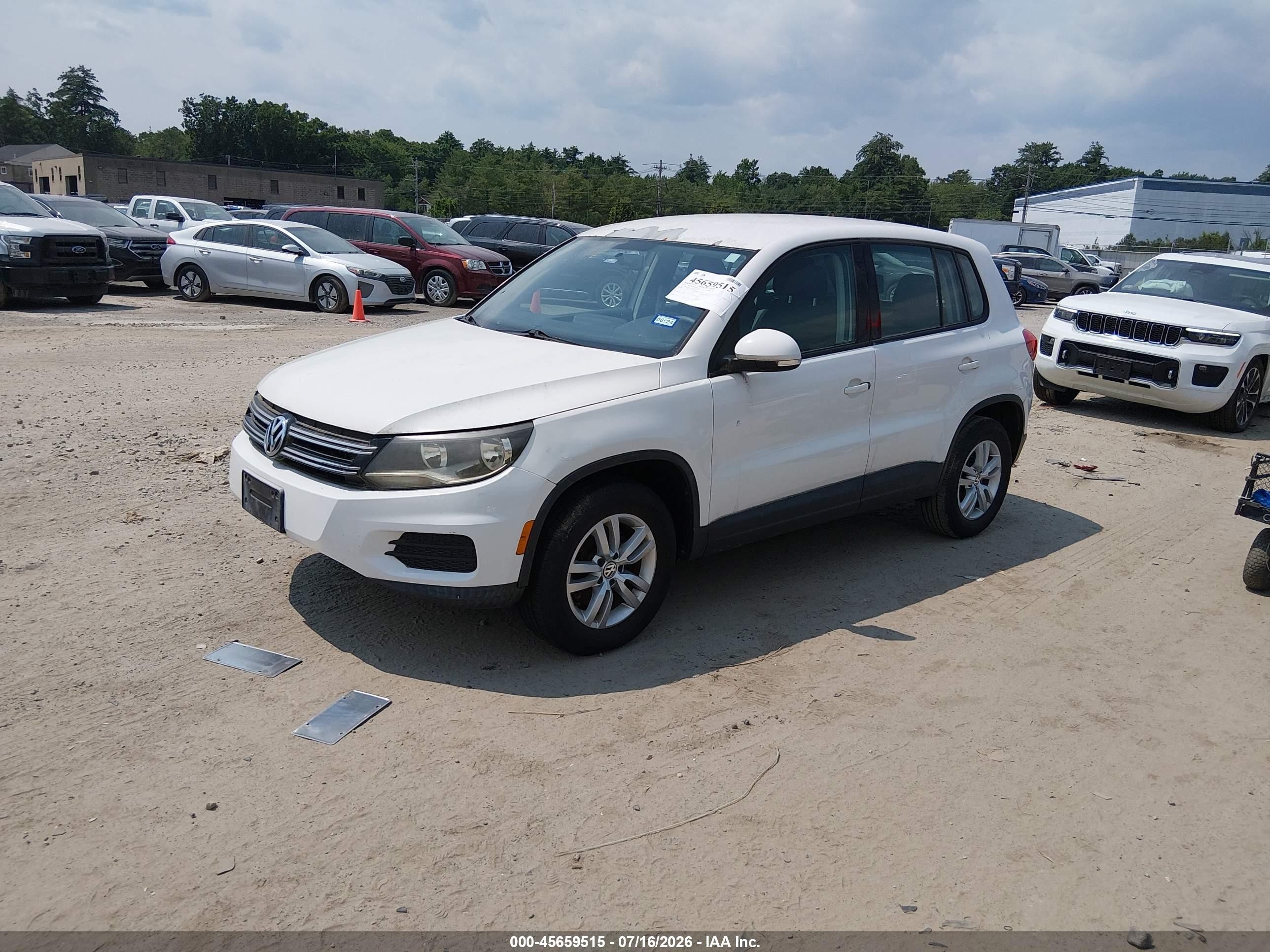 2013 Volkswagen Tiguan S White vin: WVGAV3AX4DW592729