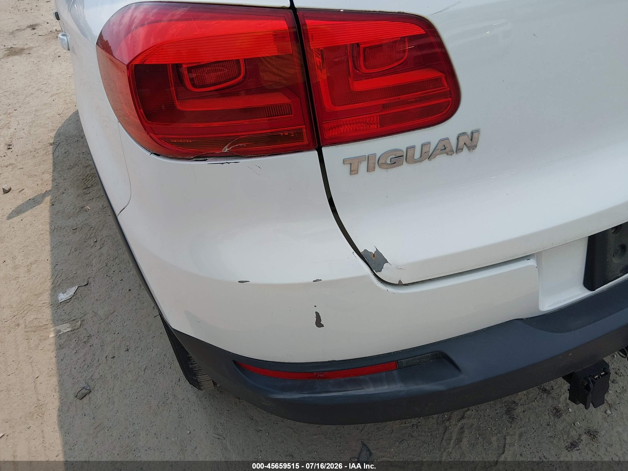 2013 Volkswagen Tiguan S White vin: WVGAV3AX4DW592729