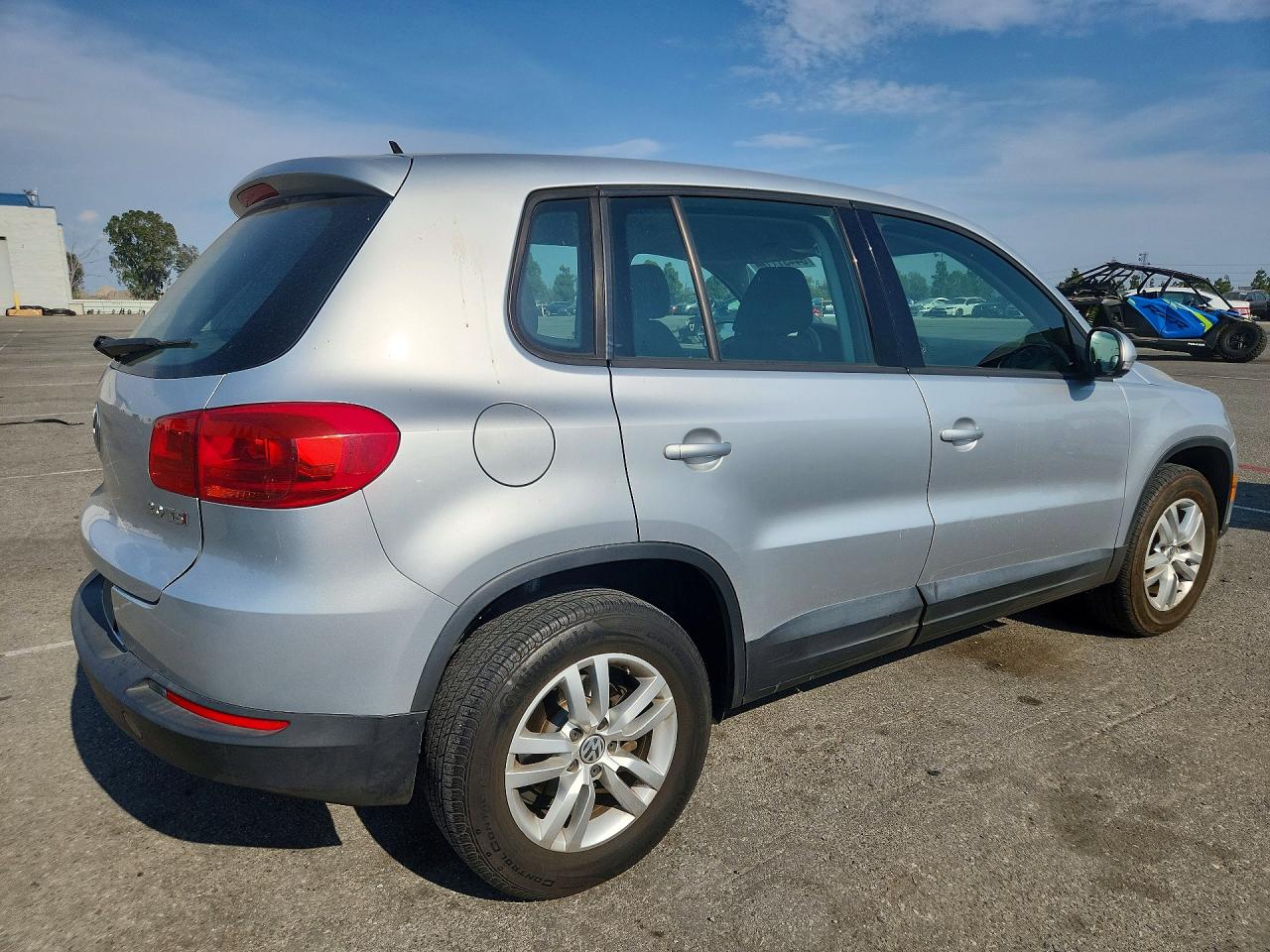 2013 Volkswagen Tiguan S Серебряный vin: WVGAV3AX4DW606578