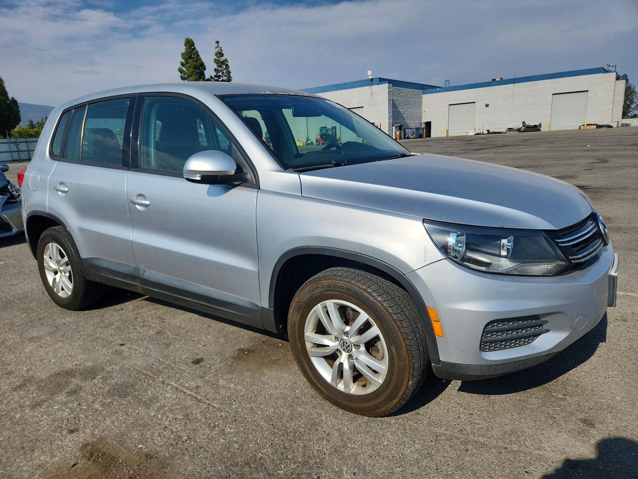 2013 Volkswagen Tiguan S Серебряный vin: WVGAV3AX4DW606578