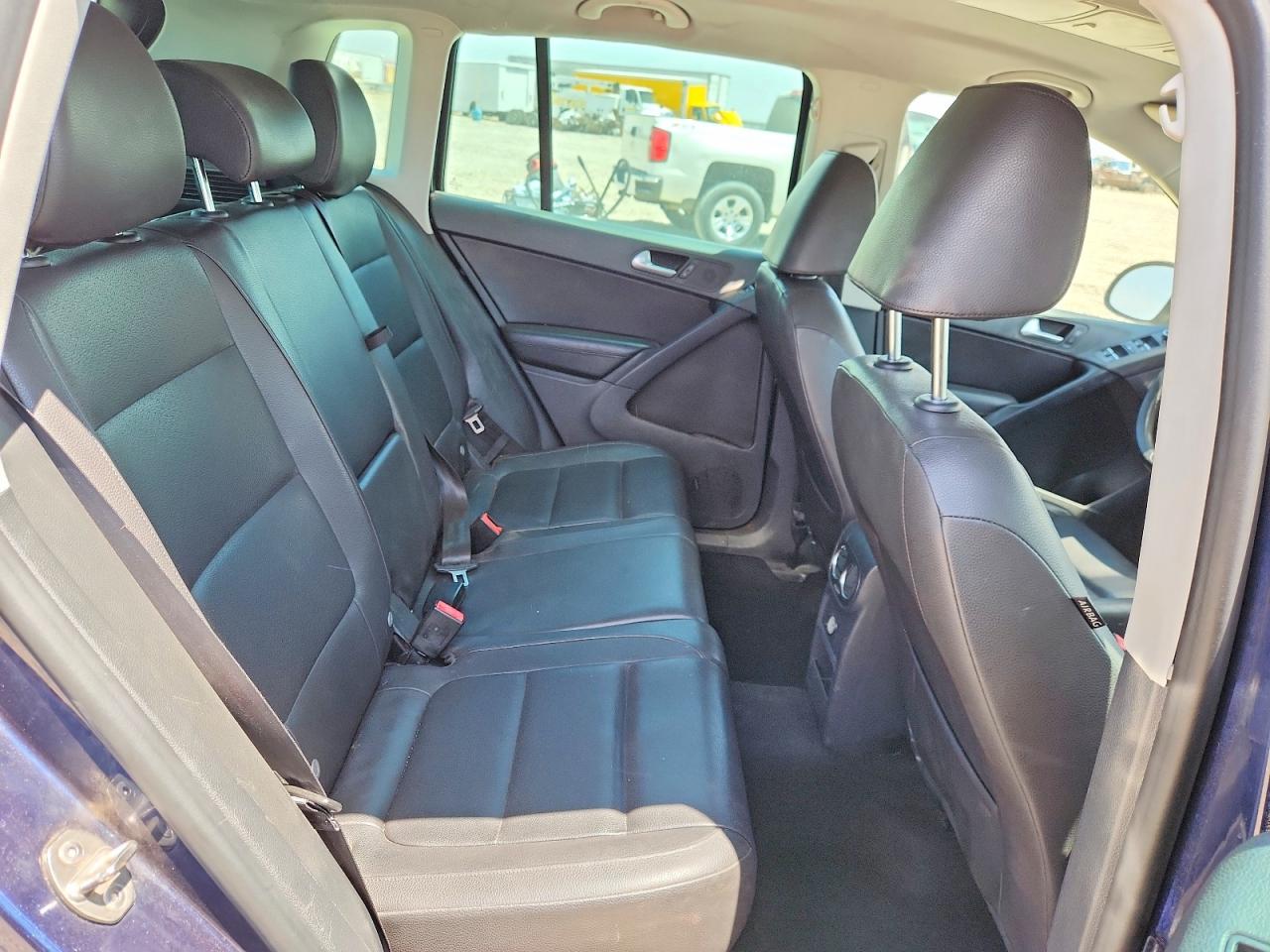2013 Volkswagen Tiguan S Blue vin: WVGAV3AX4DW608184