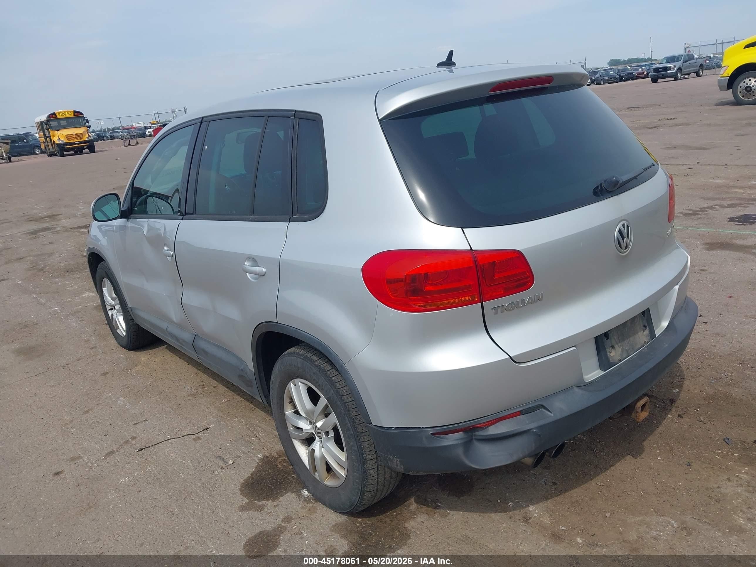 2013 Volkswagen Tiguan S Silver vin: WVGAV3AX4DW609626