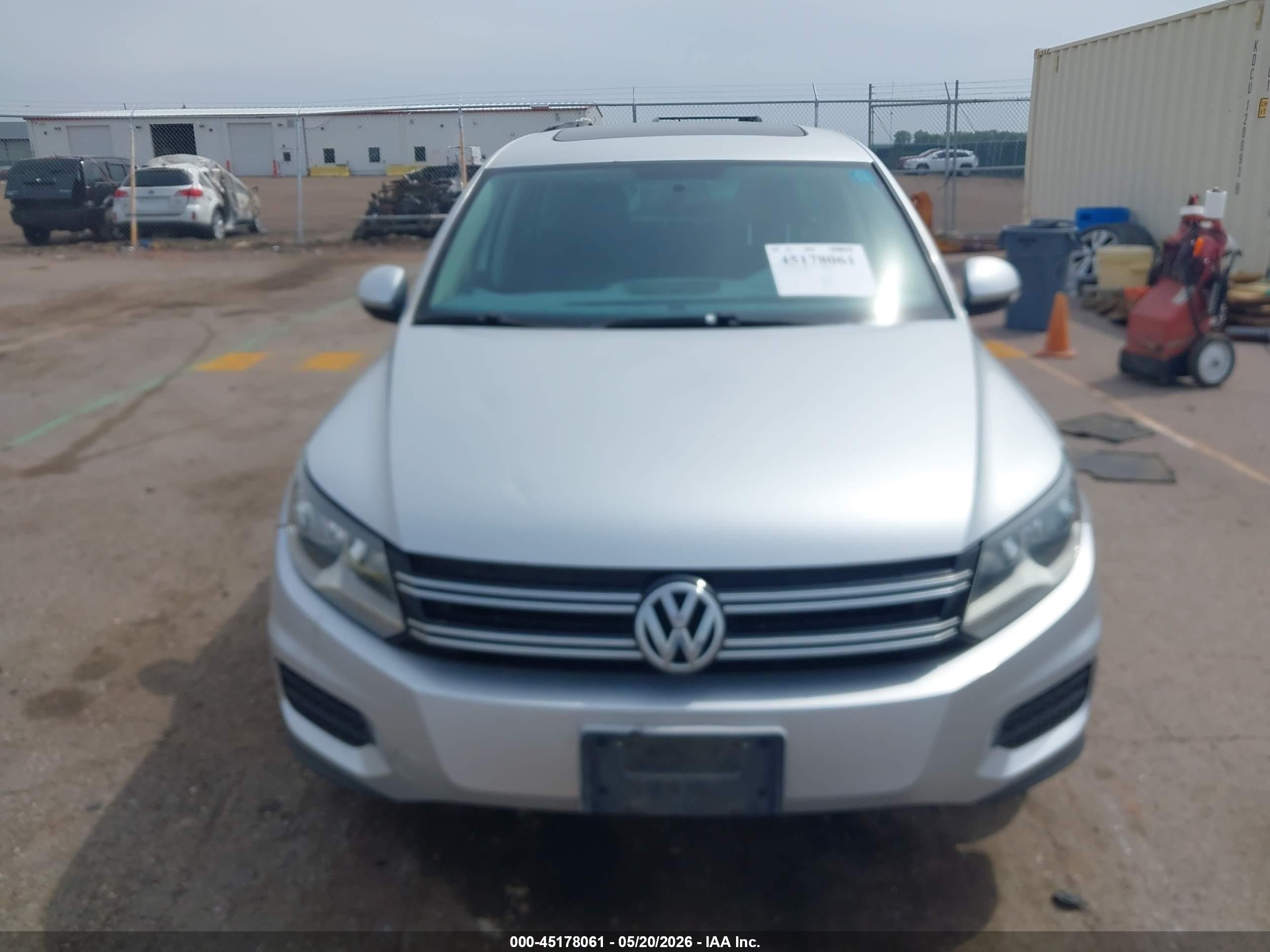 2013 Volkswagen Tiguan S Silver vin: WVGAV3AX4DW609626