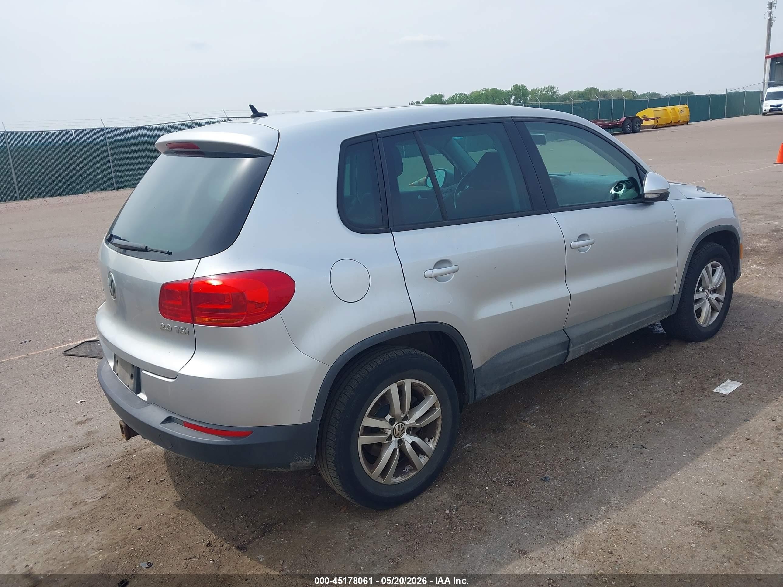 2013 Volkswagen Tiguan S Silver vin: WVGAV3AX4DW609626