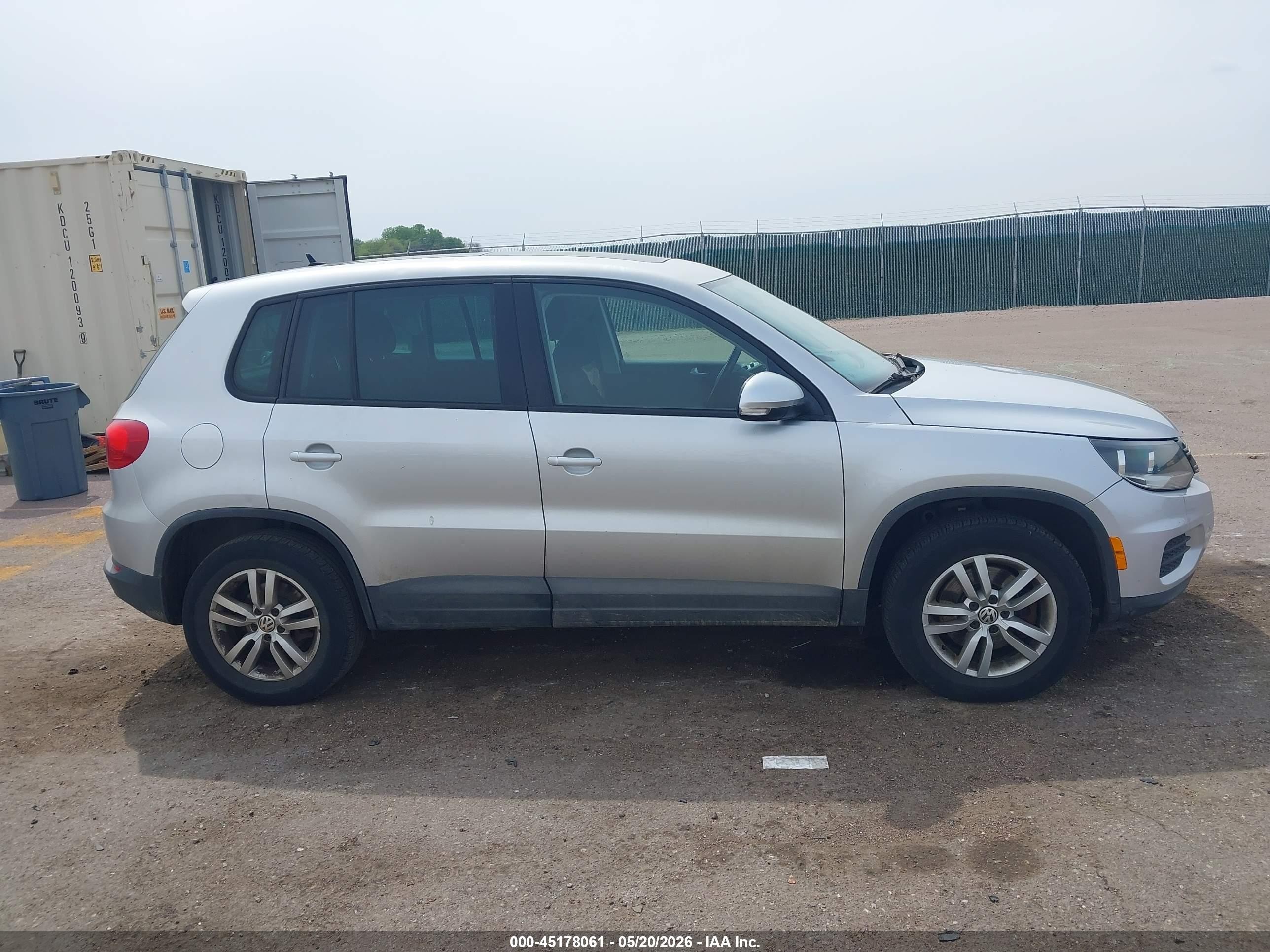 2013 Volkswagen Tiguan S Silver vin: WVGAV3AX4DW609626
