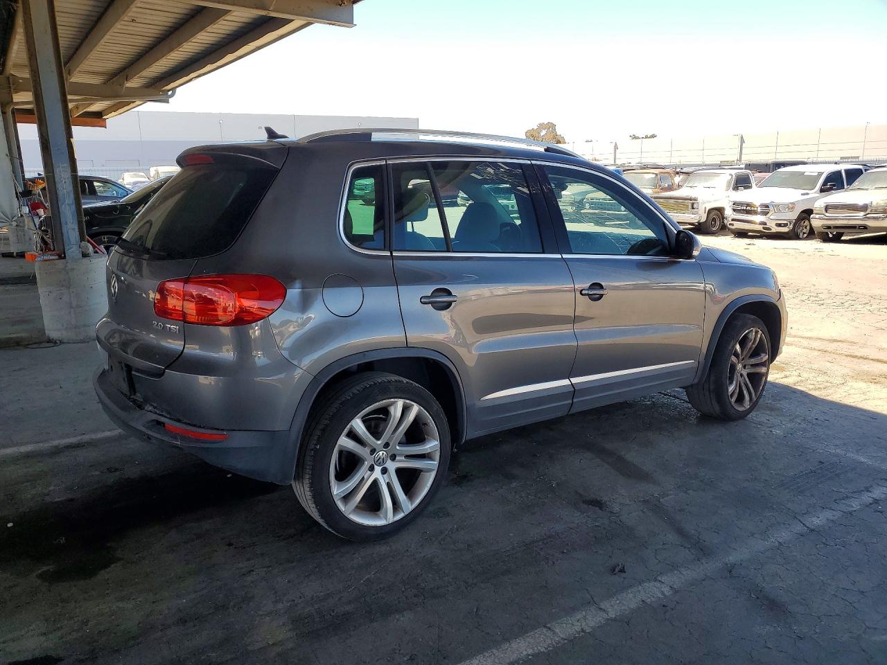 2013 Volkswagen Tiguan S Серый vin: WVGAV3AX4DW616558