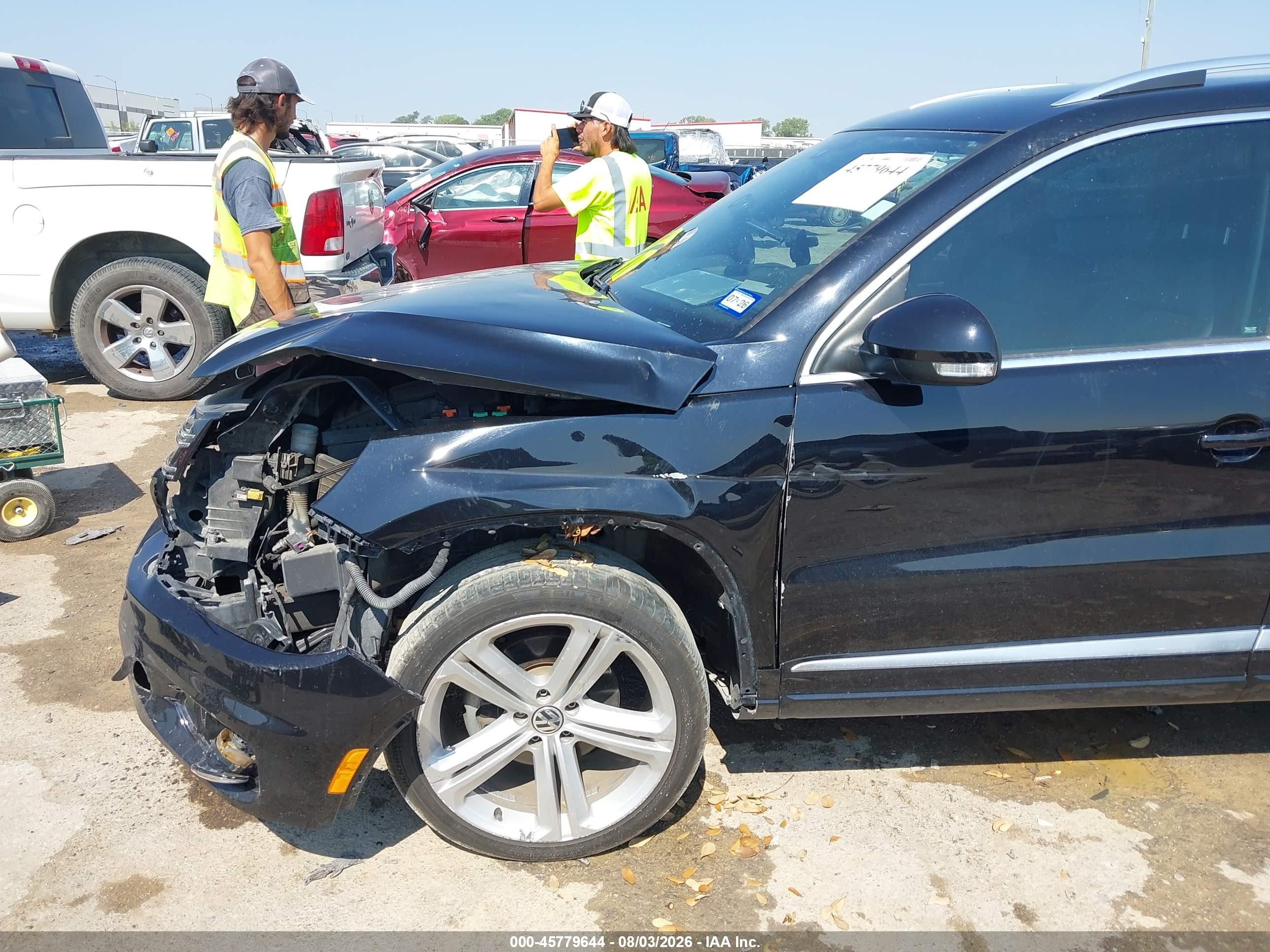 2014 Volkswagen Tiguan R-line Black vin: WVGAV3AX4EW054551