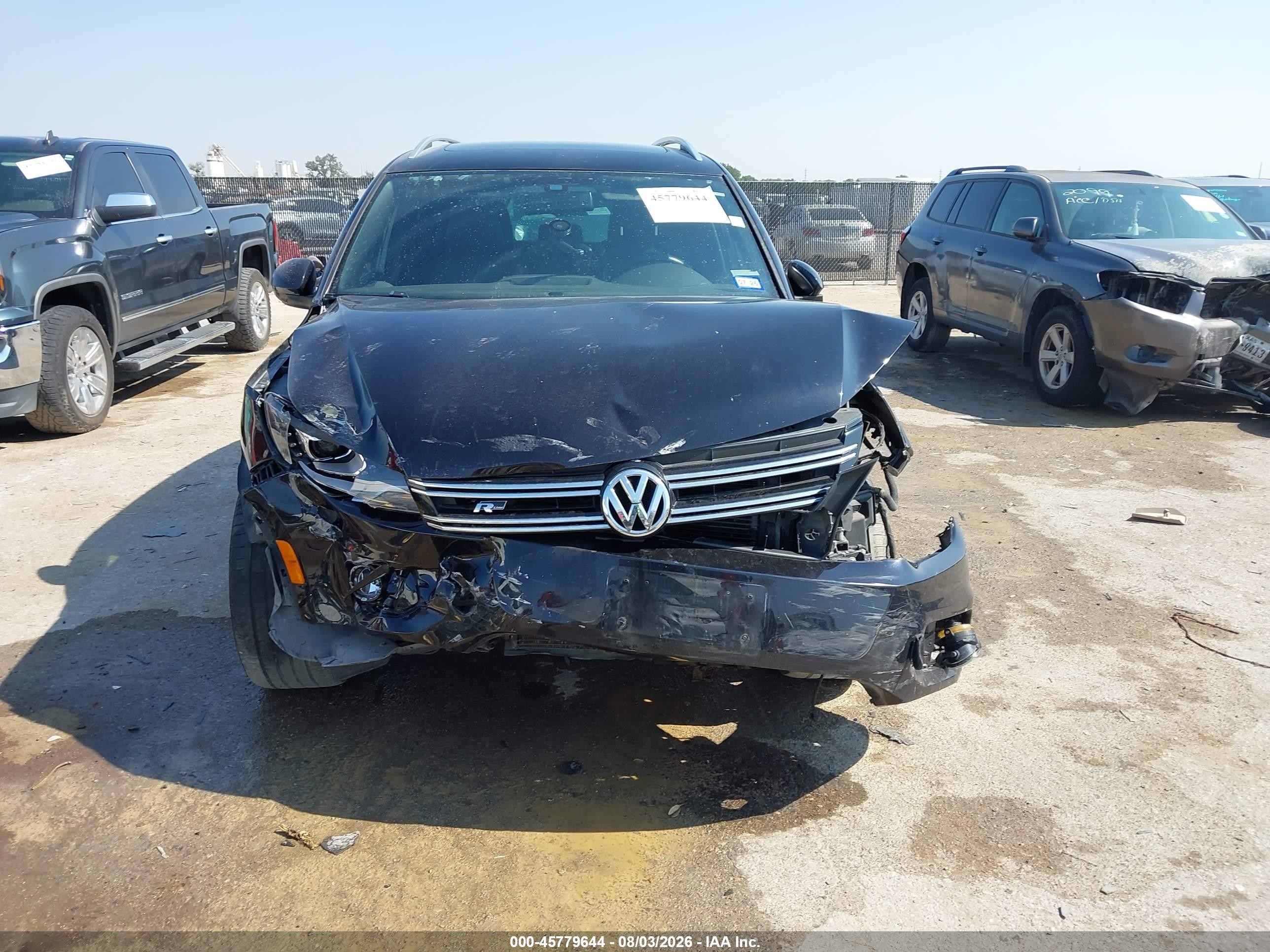 2014 Volkswagen Tiguan R-line Black vin: WVGAV3AX4EW054551