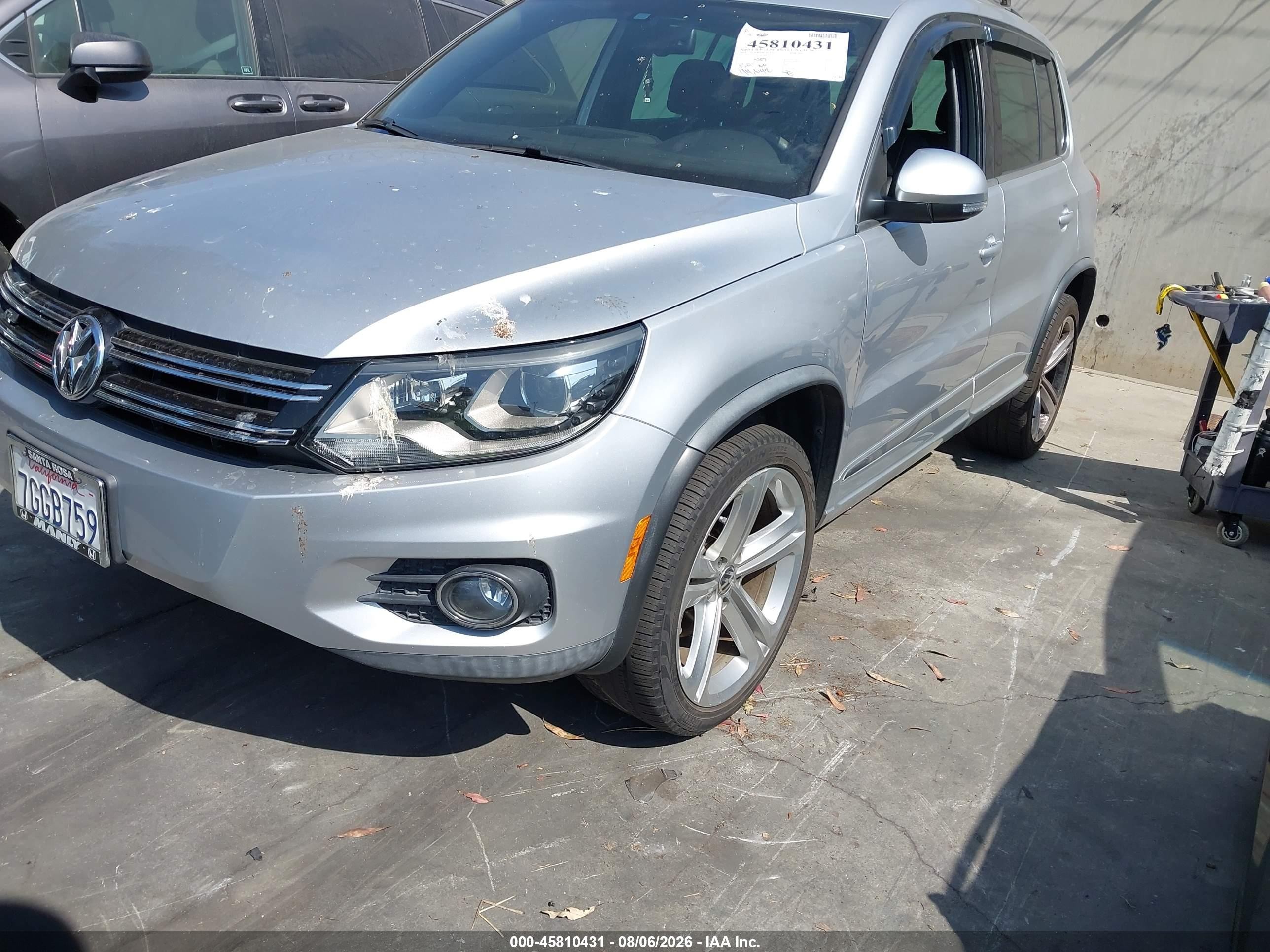2014 Volkswagen Tiguan R-line Silver vin: WVGAV3AX4EW063895