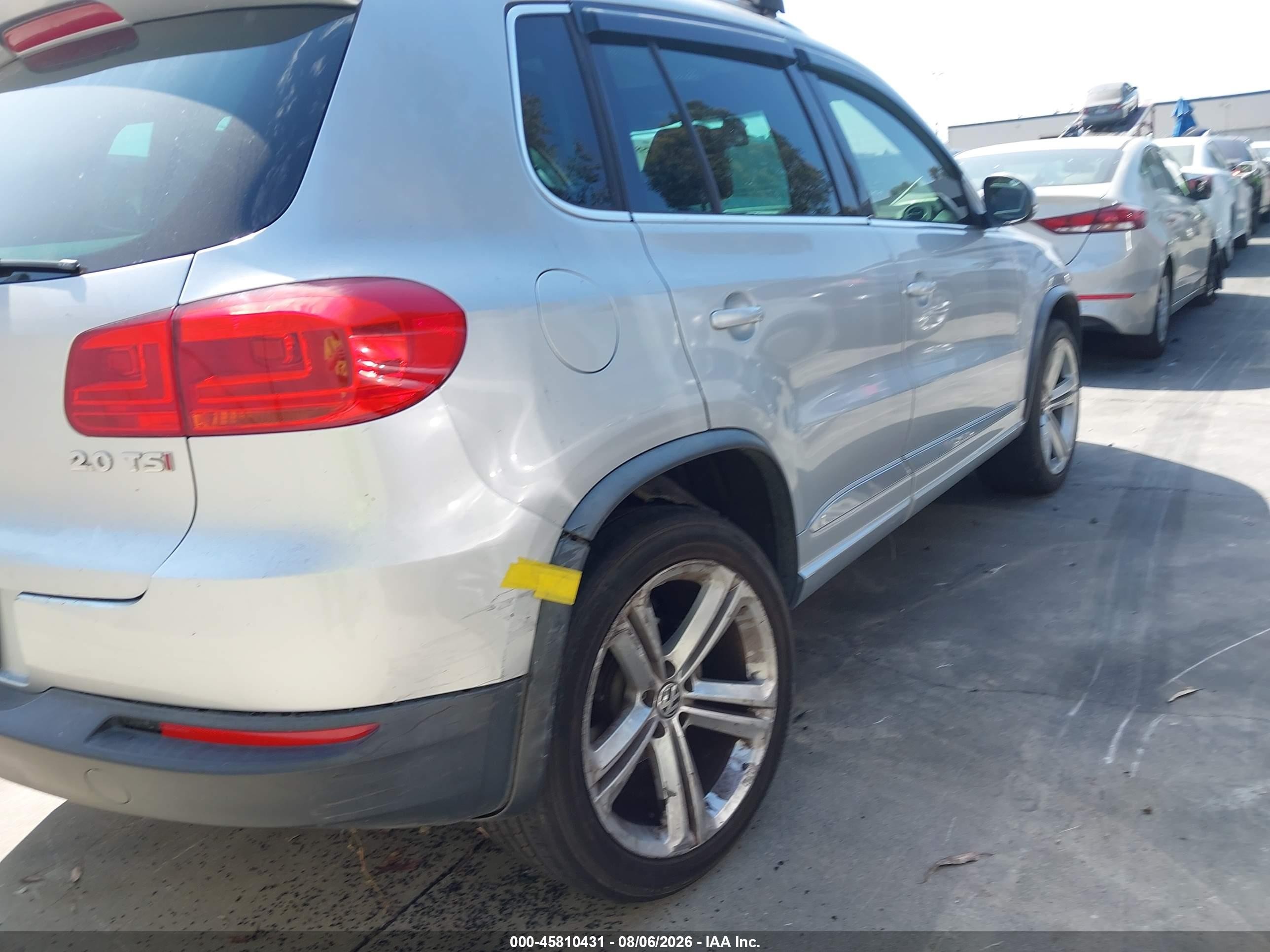 2014 Volkswagen Tiguan R-line Silver vin: WVGAV3AX4EW063895