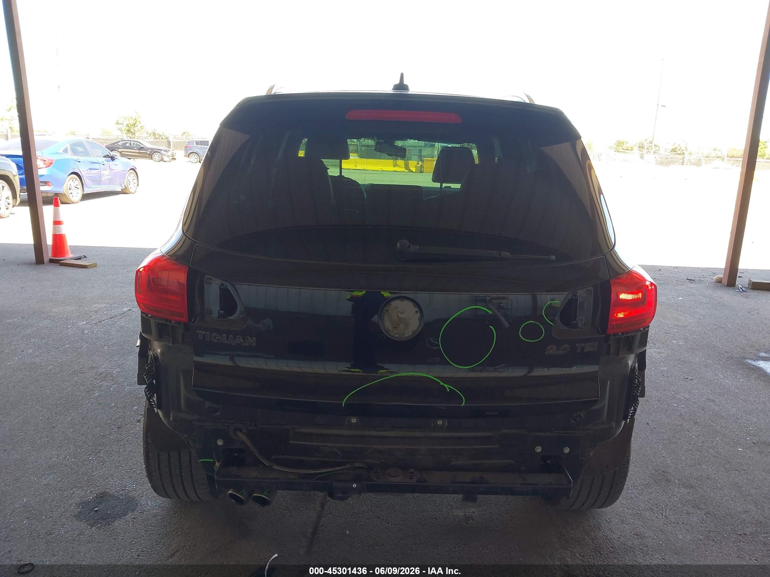 2014 Volkswagen Tiguan R-line Black vin: WVGAV3AX4EW109788