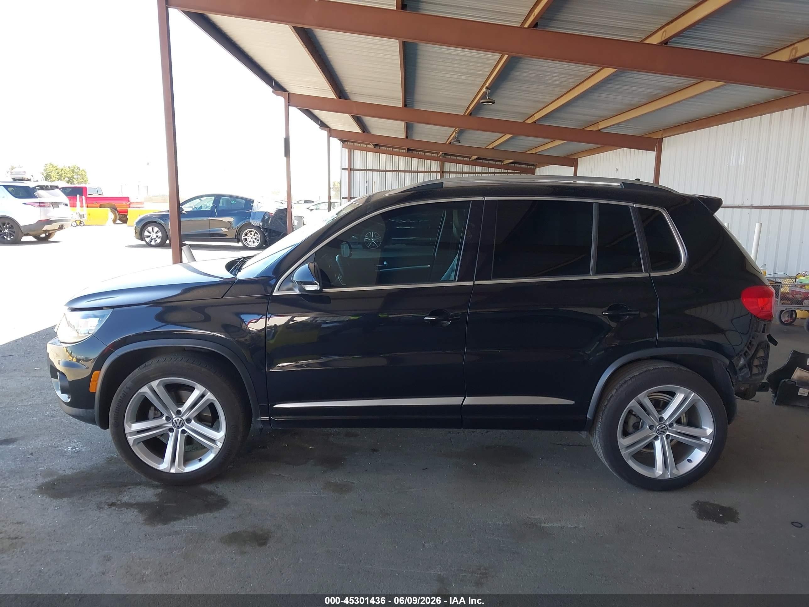 2014 Volkswagen Tiguan R-line Black vin: WVGAV3AX4EW109788
