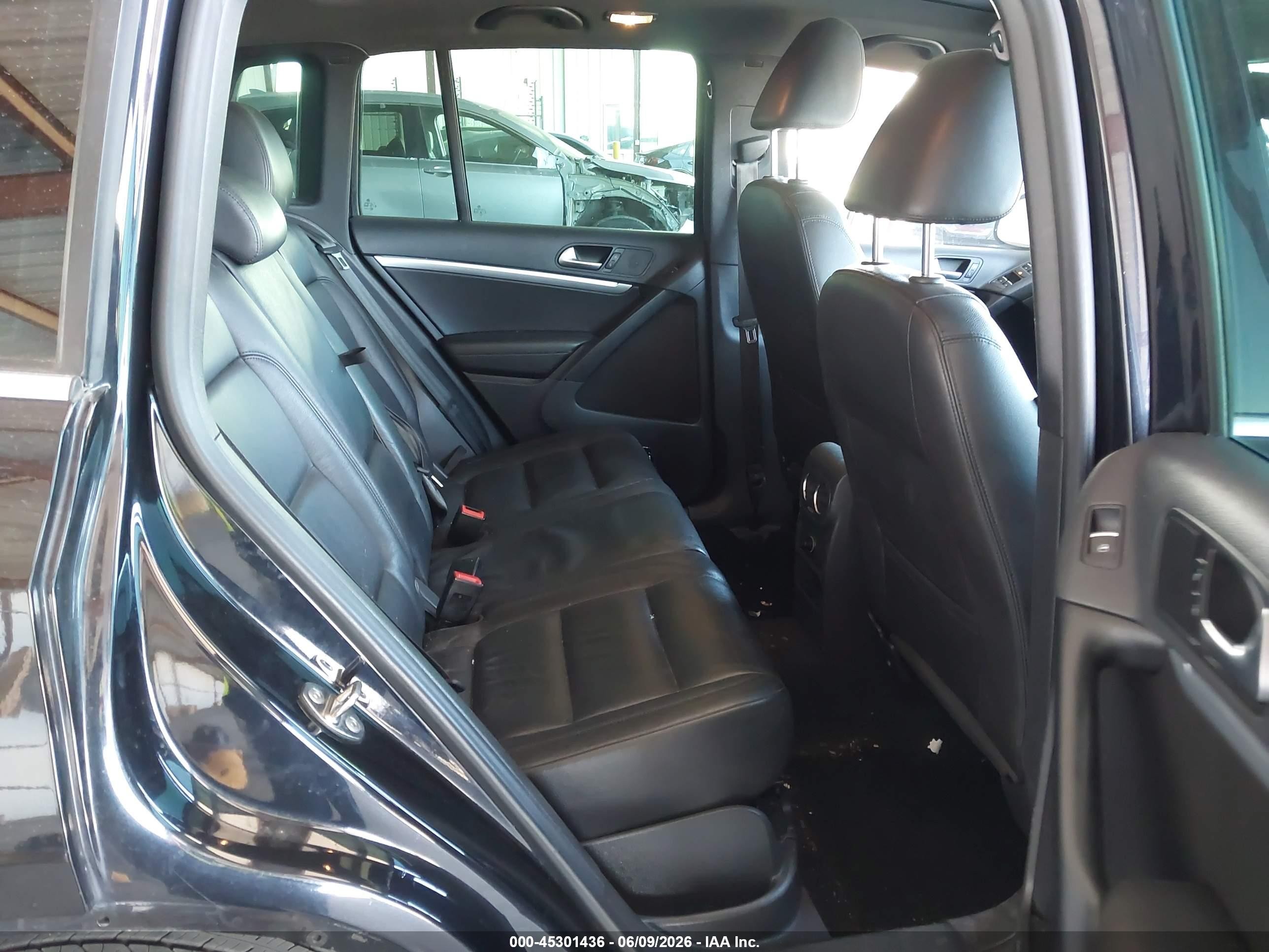 2014 Volkswagen Tiguan R-line Black vin: WVGAV3AX4EW109788