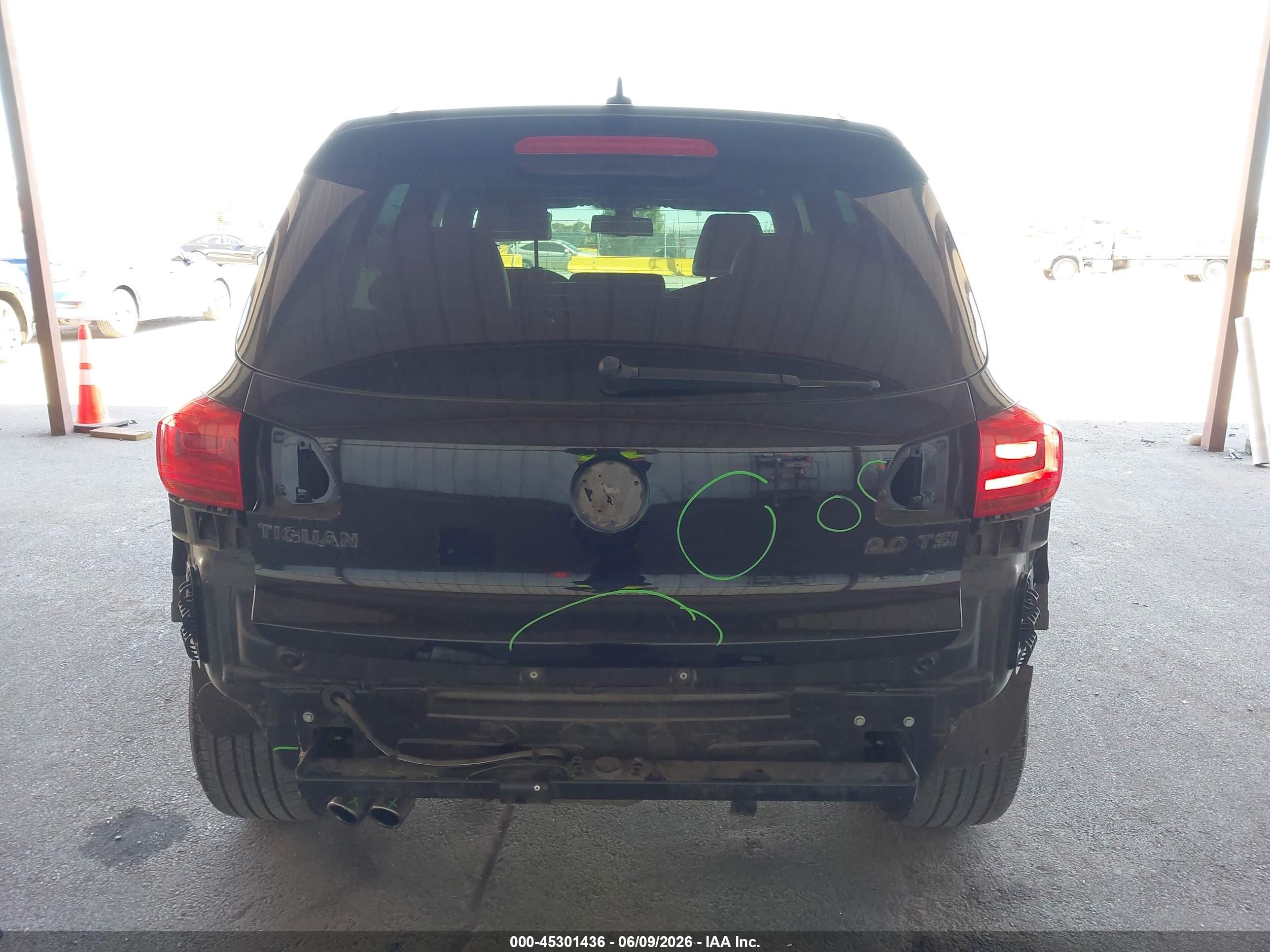 2014 Volkswagen Tiguan R-line Black vin: WVGAV3AX4EW109788