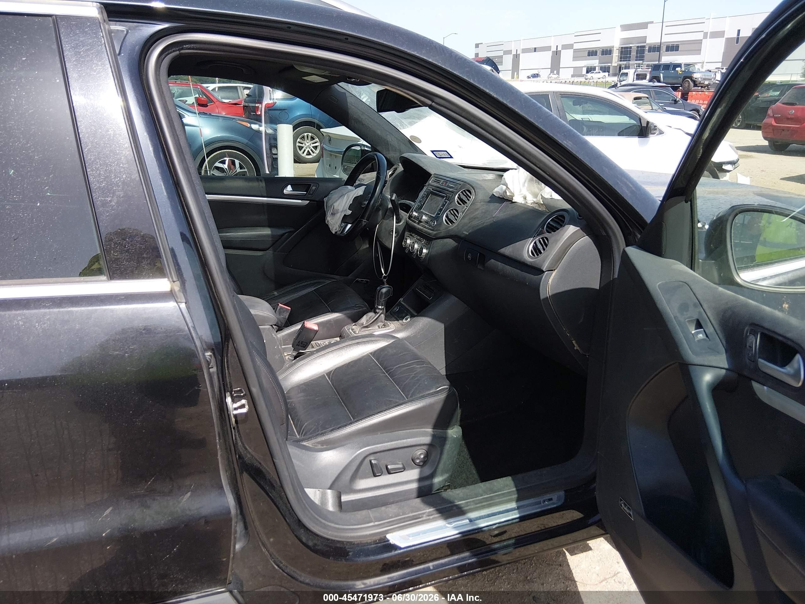 2014 Volkswagen Tiguan R-line Black vin: WVGAV3AX4EW537697