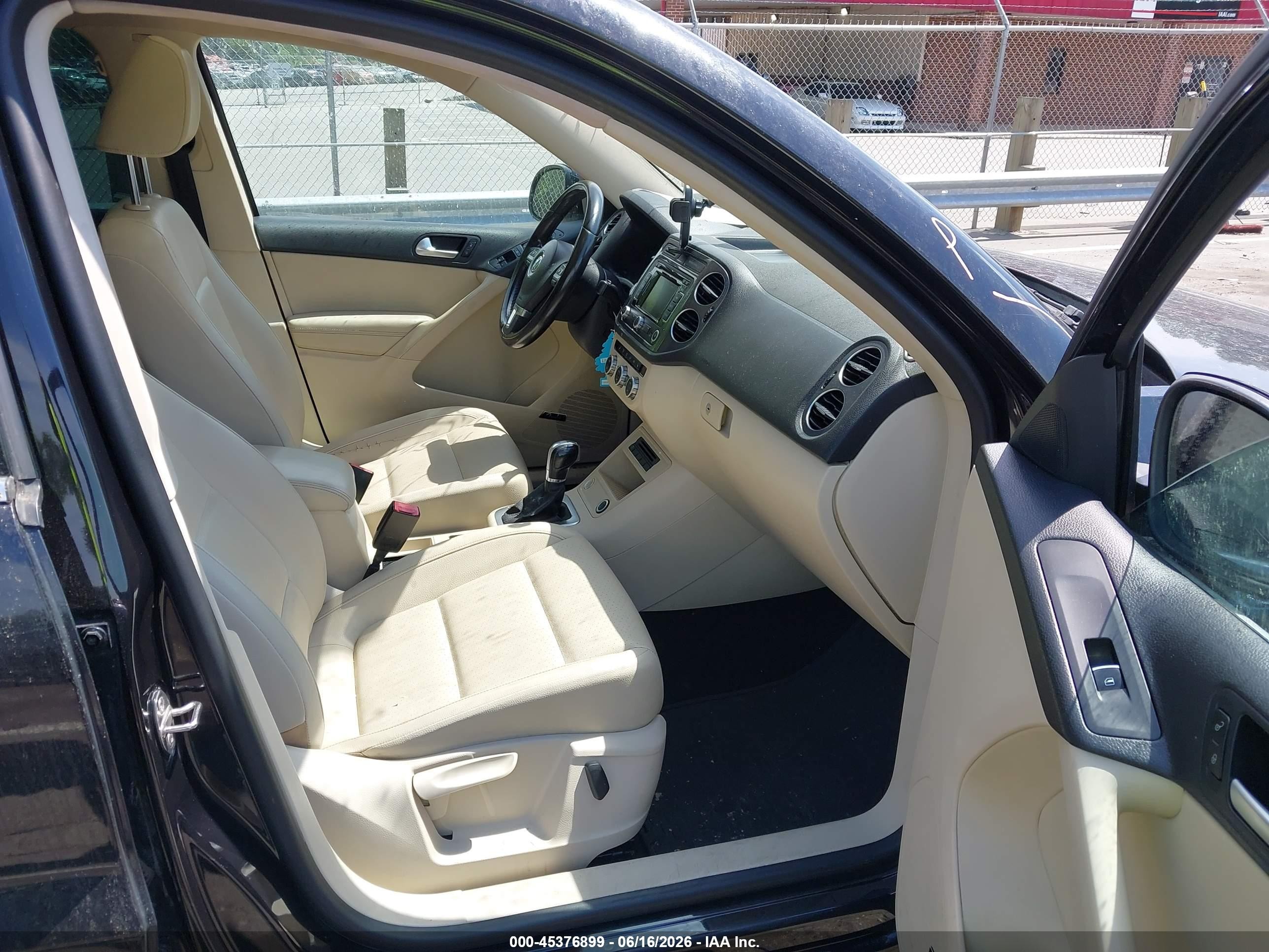 2014 Volkswagen Tiguan Sel Black vin: WVGAV3AX4EW558131