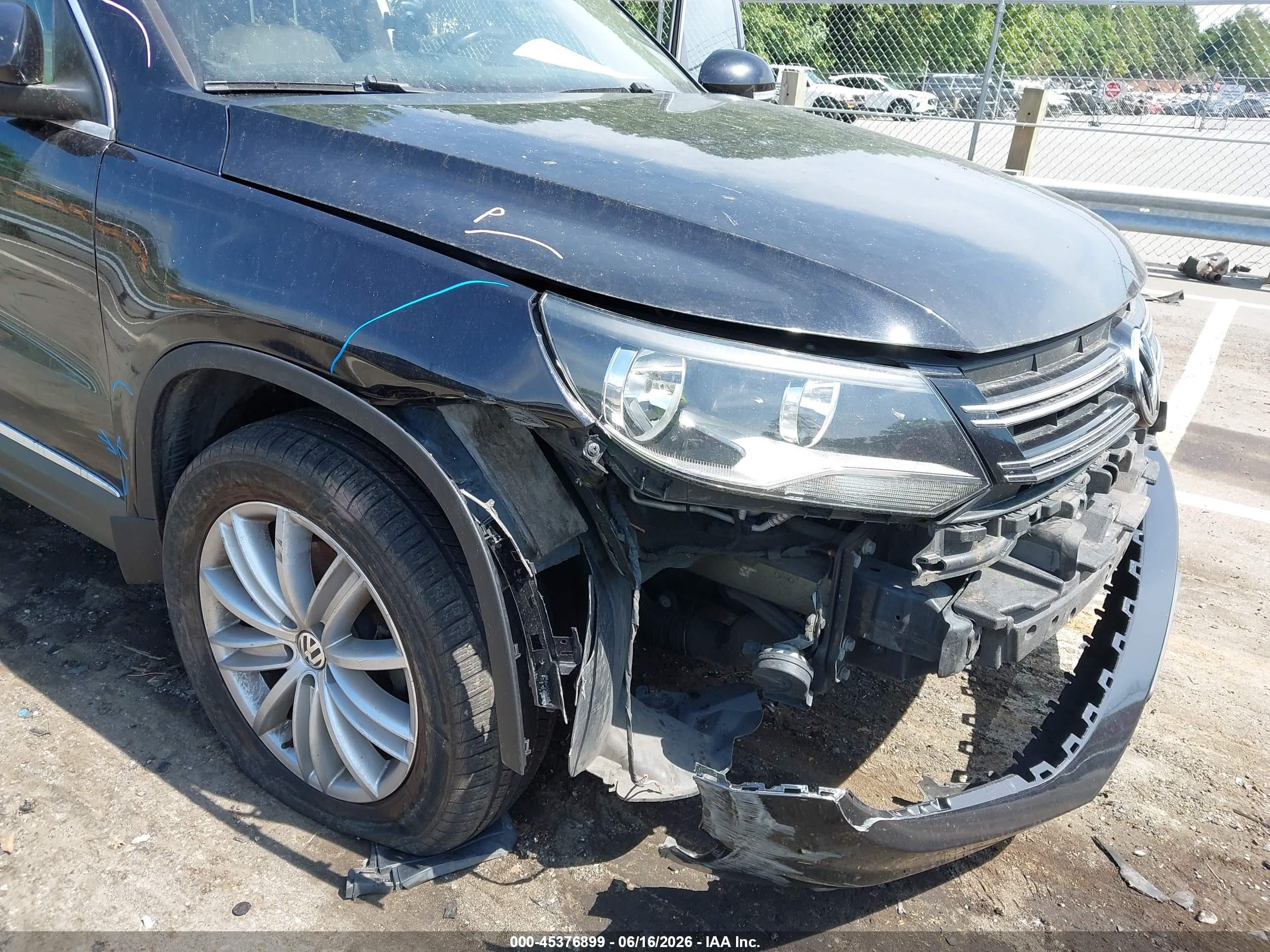 2014 Volkswagen Tiguan Sel Black vin: WVGAV3AX4EW558131