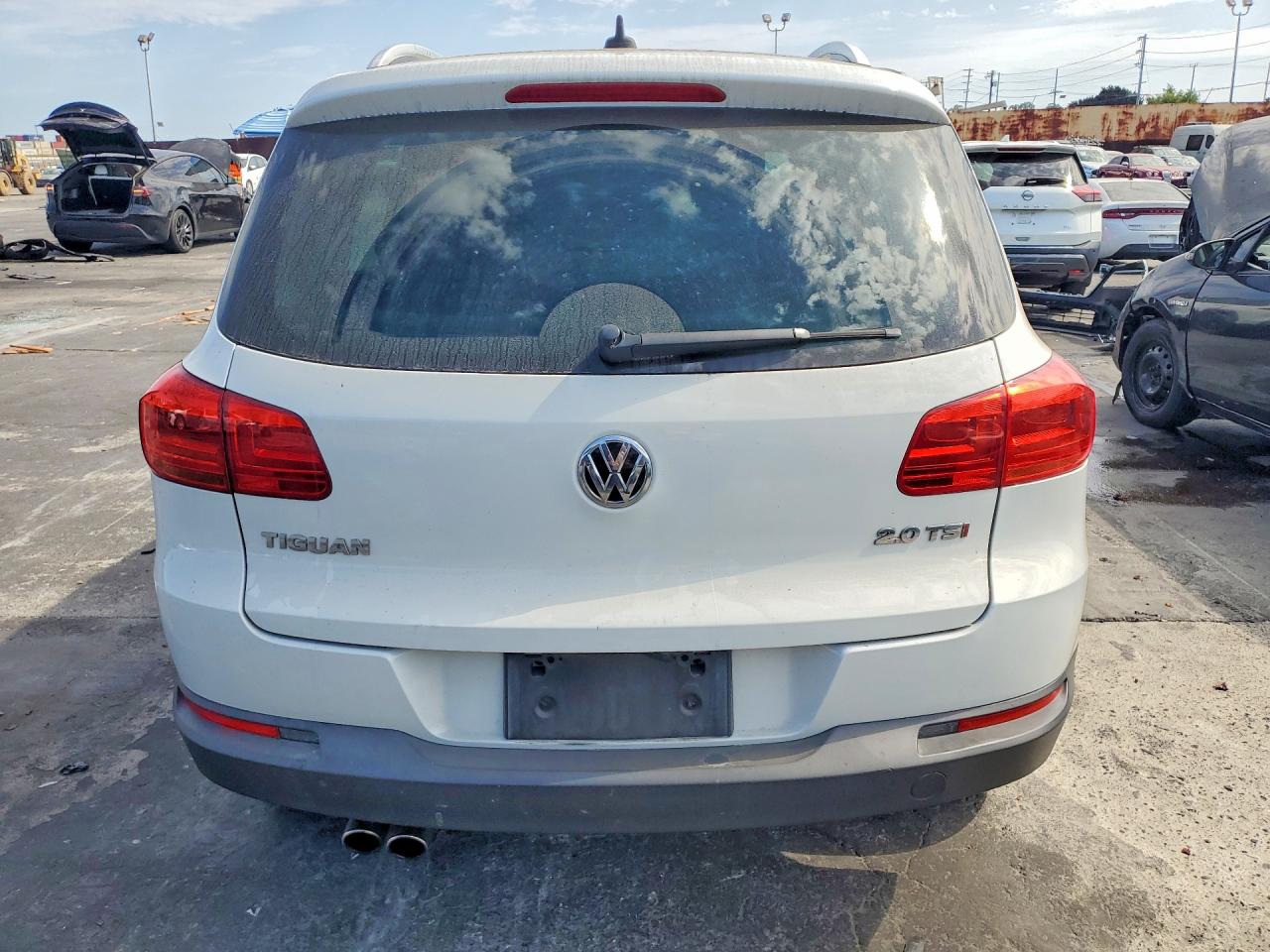 2014 Volkswagen Tiguan S White vin: WVGAV3AX4EW560199