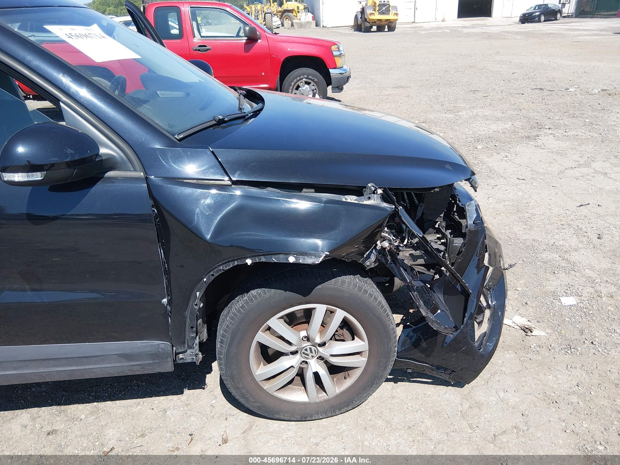 2014 Volkswagen Tiguan S Black vin: WVGAV3AX4EW593218
