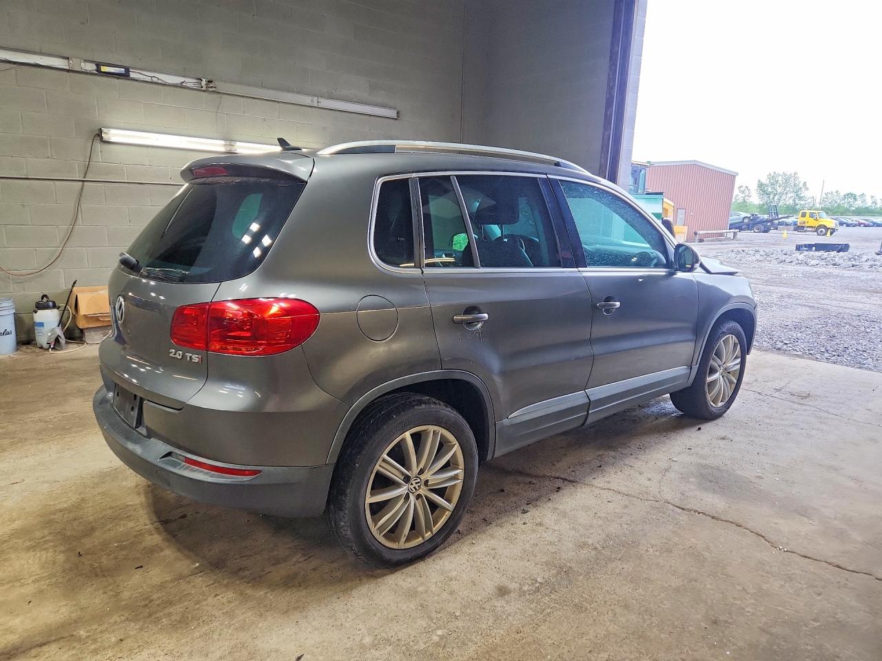 2014 Volkswagen Tiguan S Gray vin: WVGAV3AX4EW616514