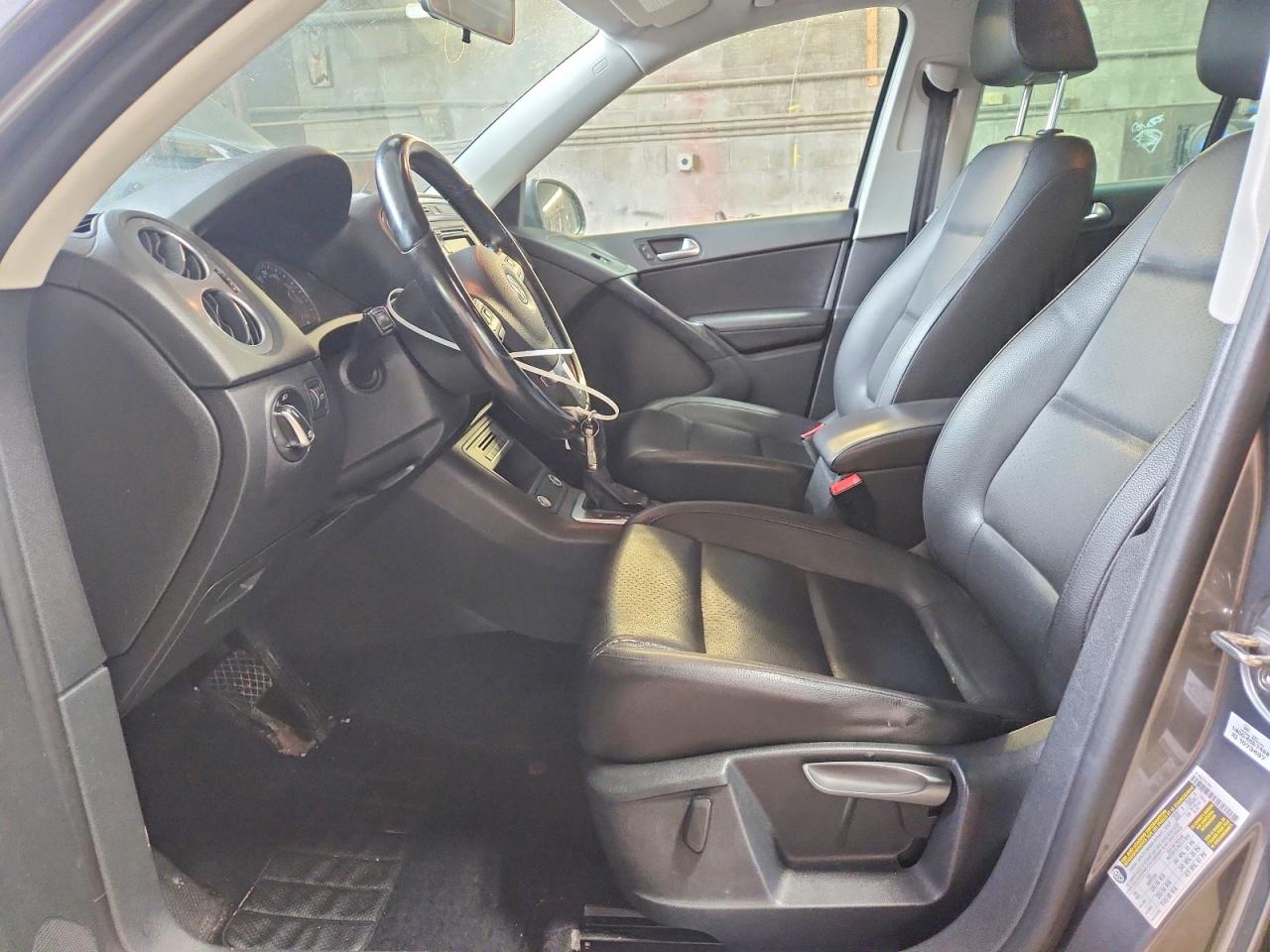 2014 Volkswagen Tiguan S Gray vin: WVGAV3AX4EW616514