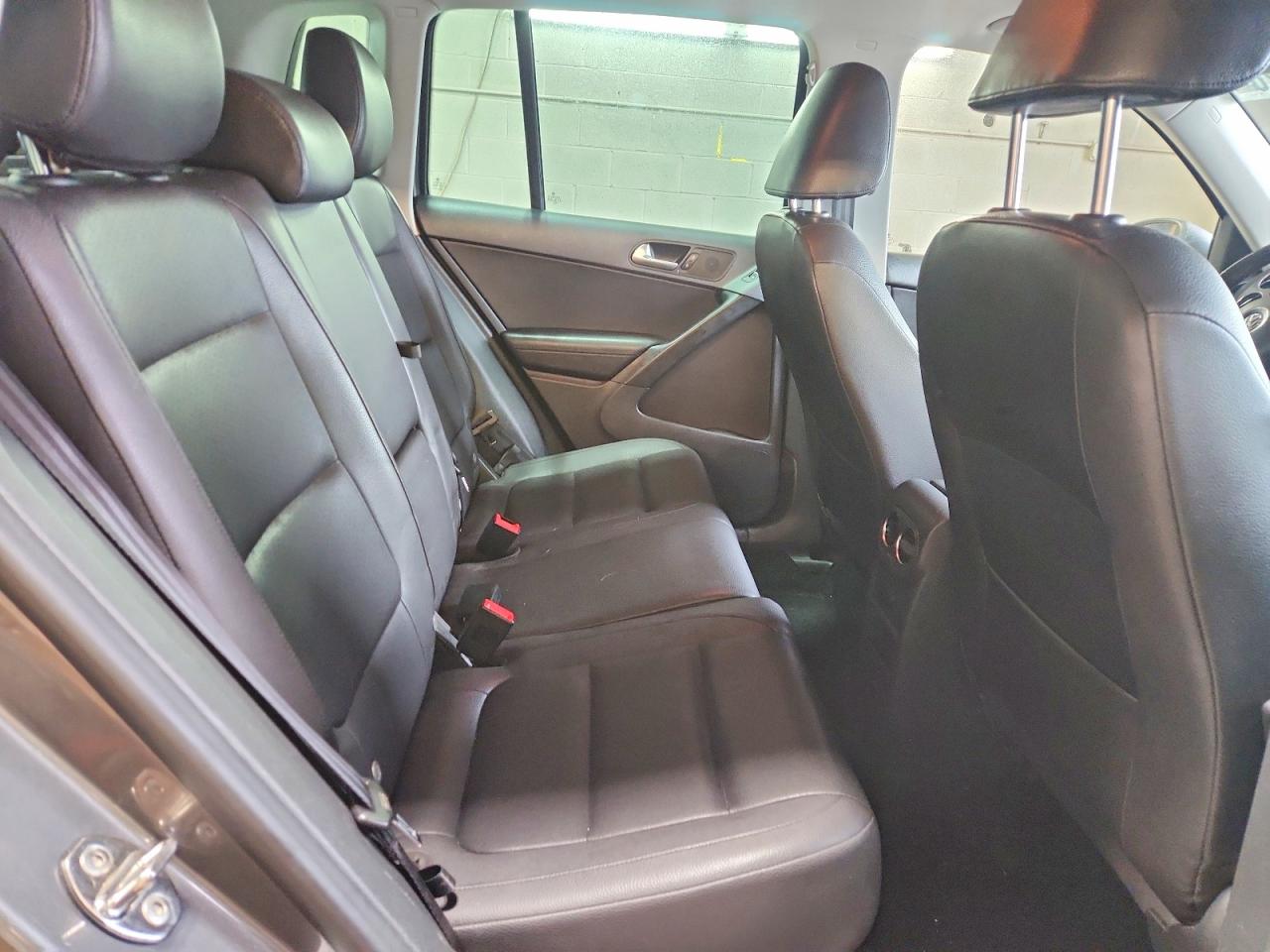 2014 Volkswagen Tiguan S Gray vin: WVGAV3AX4EW616514