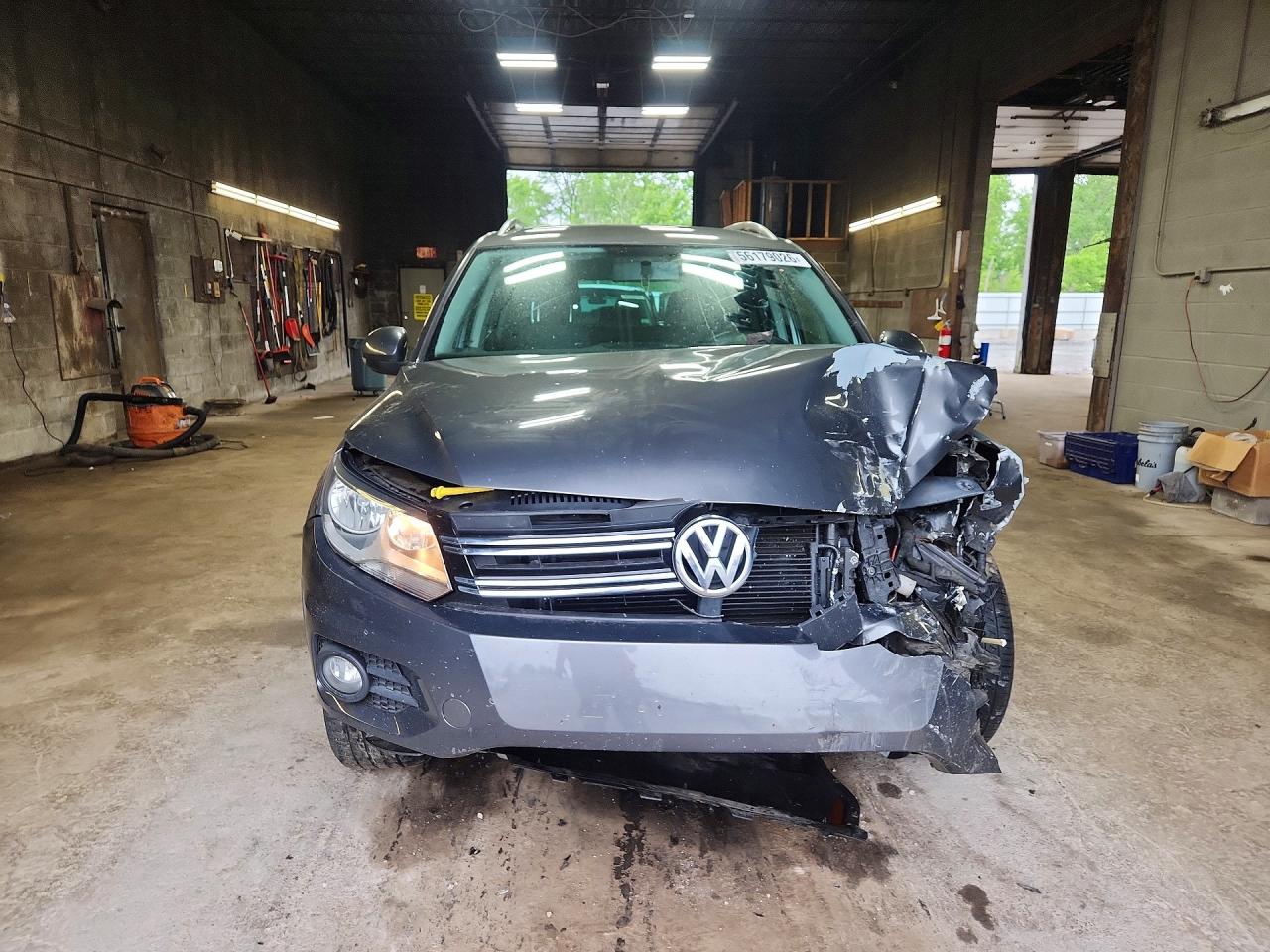 2014 Volkswagen Tiguan S Gray vin: WVGAV3AX4EW616514