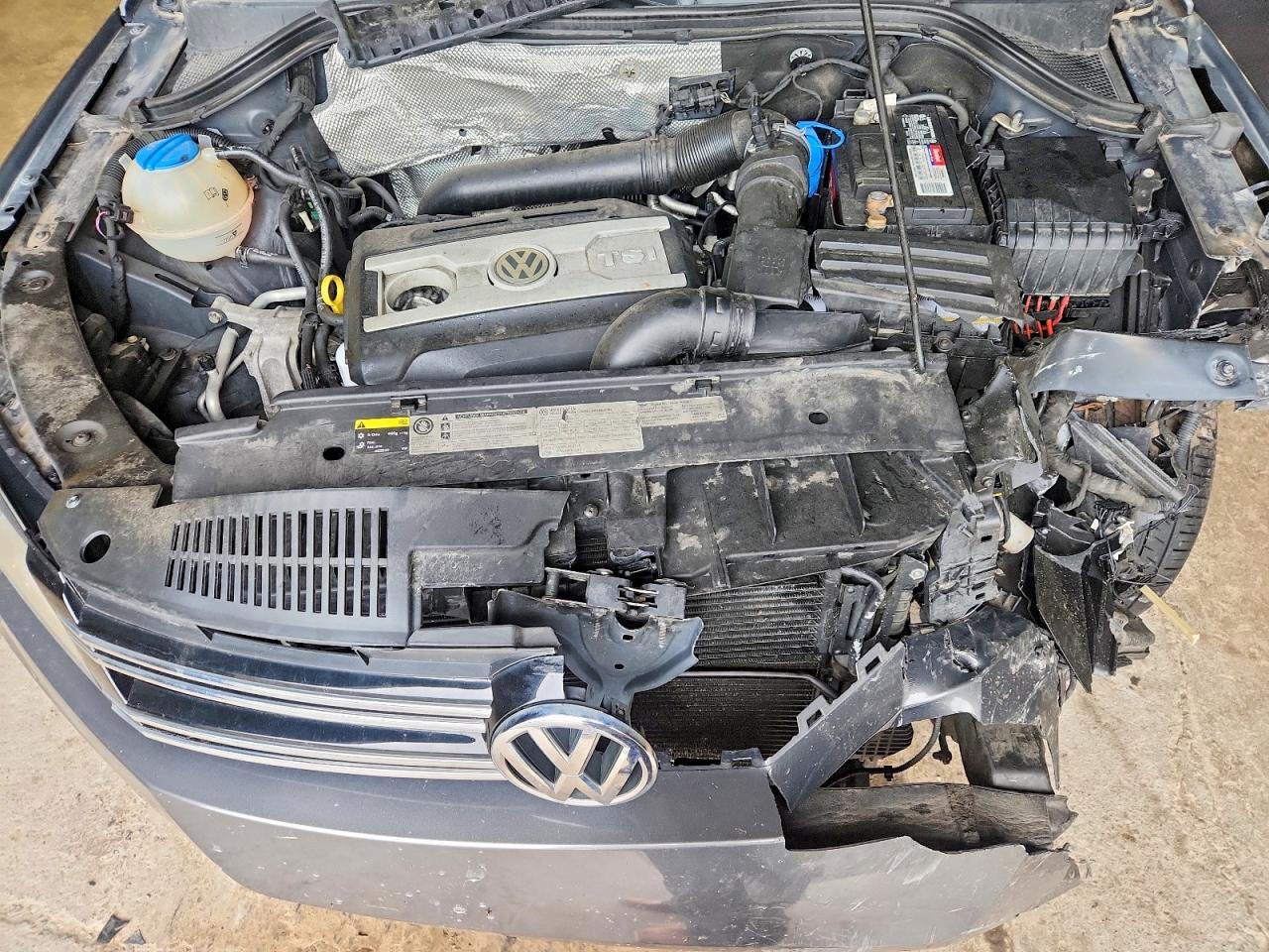 2014 Volkswagen Tiguan S Gray vin: WVGAV3AX4EW616514