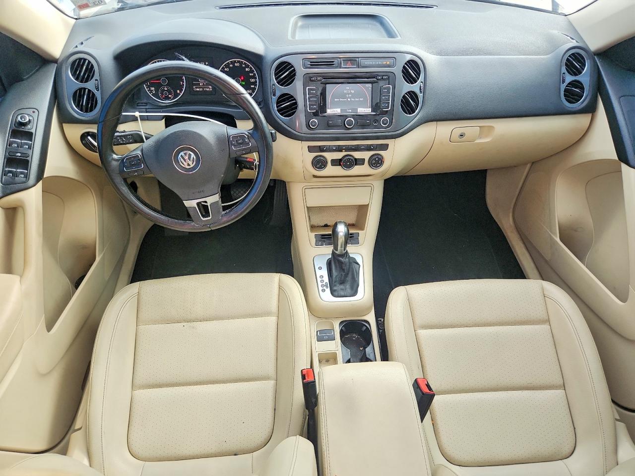 2013 Volkswagen Tiguan S Beige vin: WVGAV3AX5DW617170