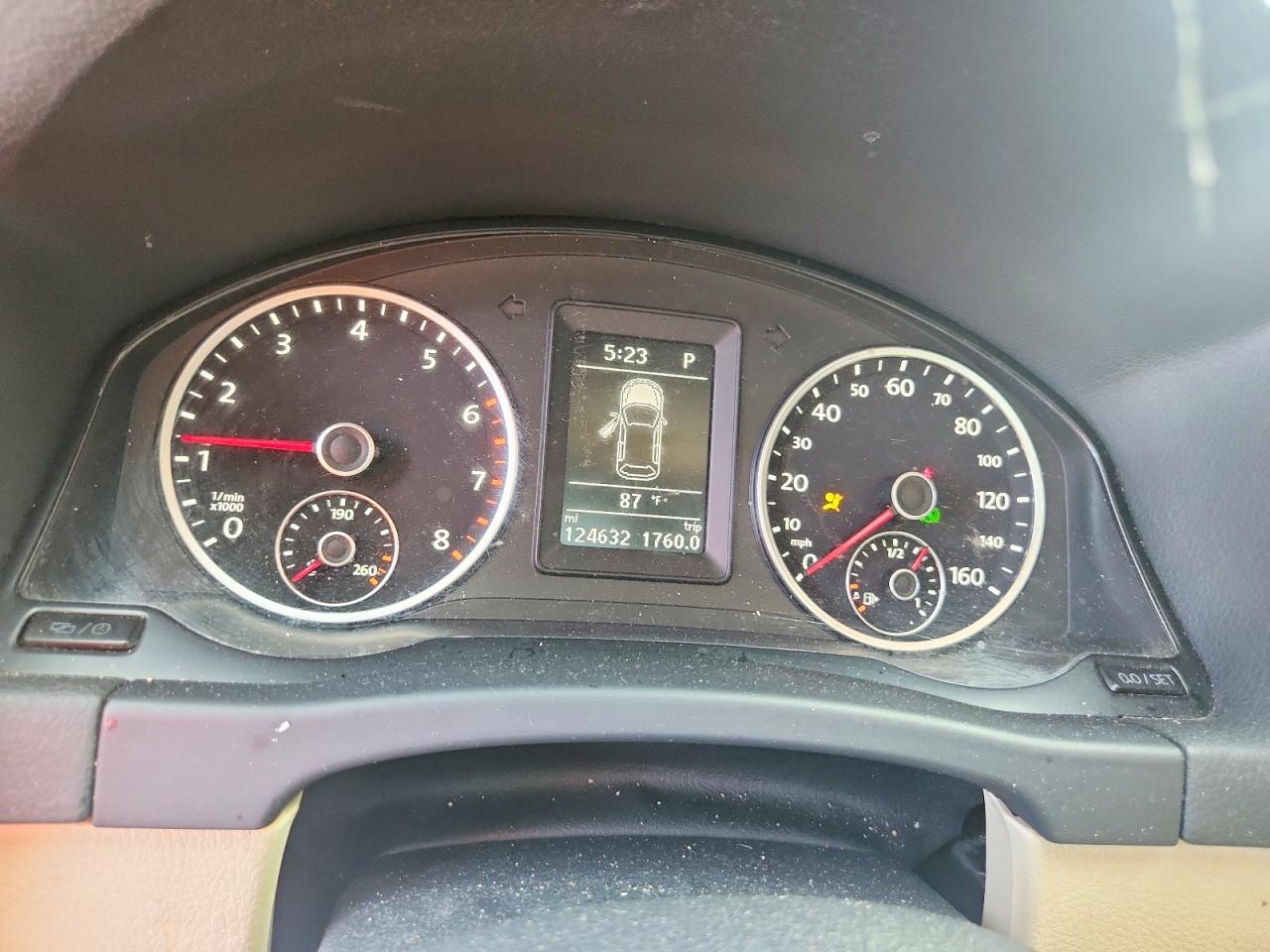 2013 Volkswagen Tiguan S Beige vin: WVGAV3AX5DW617170