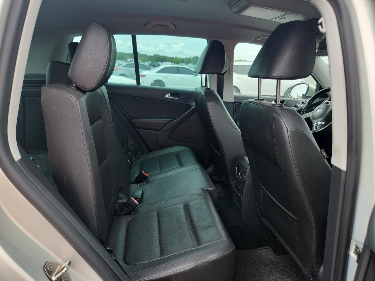 2013 Volkswagen Tiguan S Silver vin: WVGAV3AX5DW617248