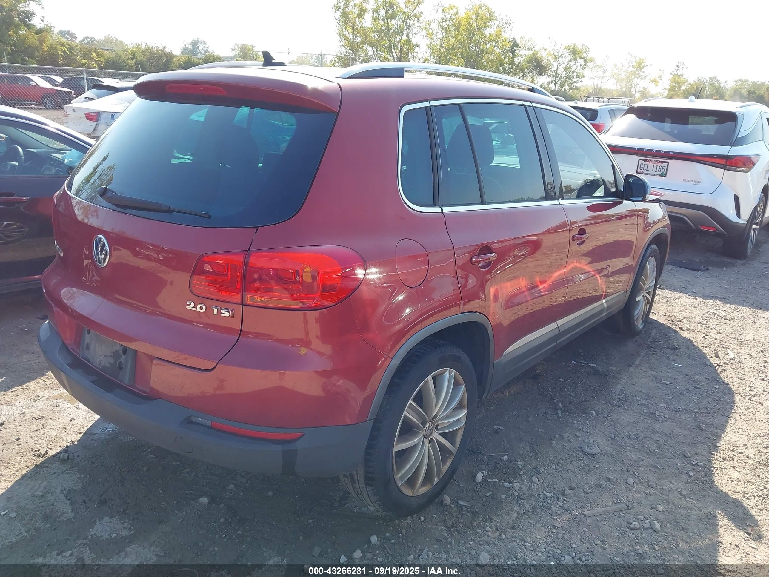2014 Volkswagen Tiguan Sel Red vin: WVGAV3AX5EW110934