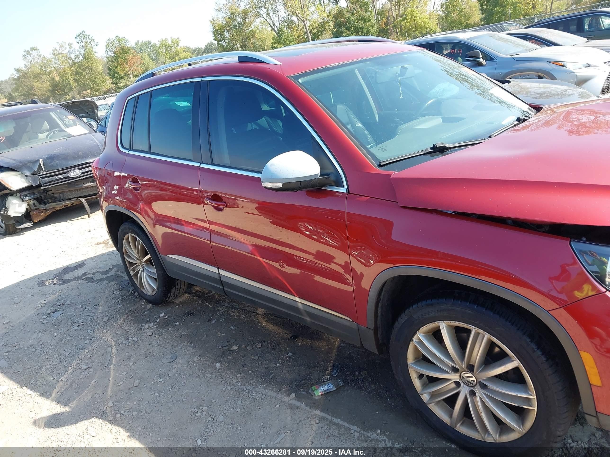 2014 Volkswagen Tiguan Sel Red vin: WVGAV3AX5EW110934