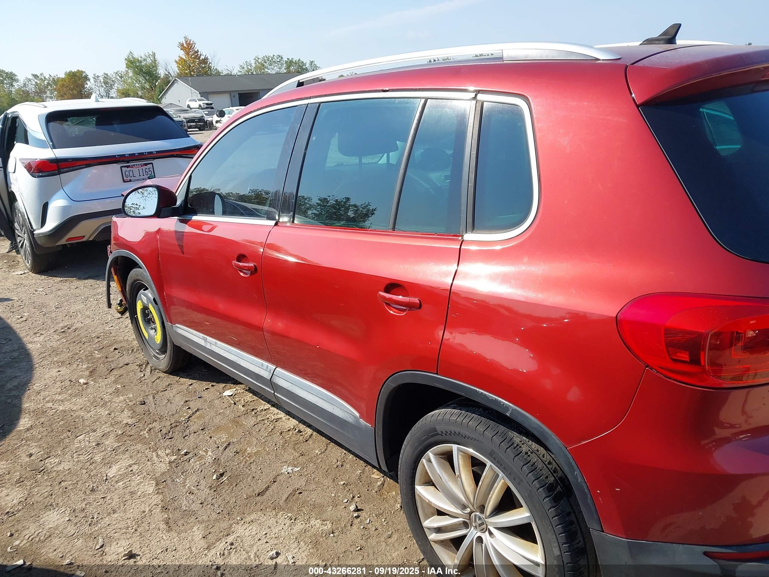 2014 Volkswagen Tiguan Sel Red vin: WVGAV3AX5EW110934