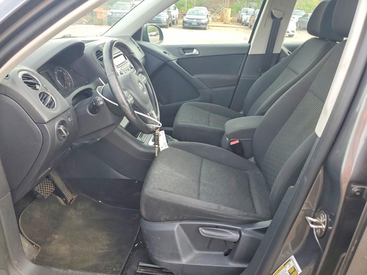 2014 Volkswagen Tiguan S Silver vin: WVGAV3AX5EW507026