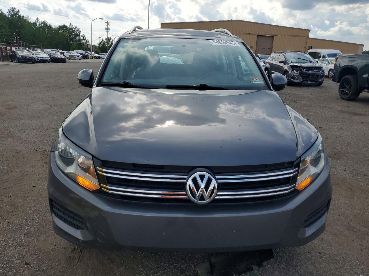 2014 Volkswagen Tiguan S Silver vin: WVGAV3AX5EW507026
