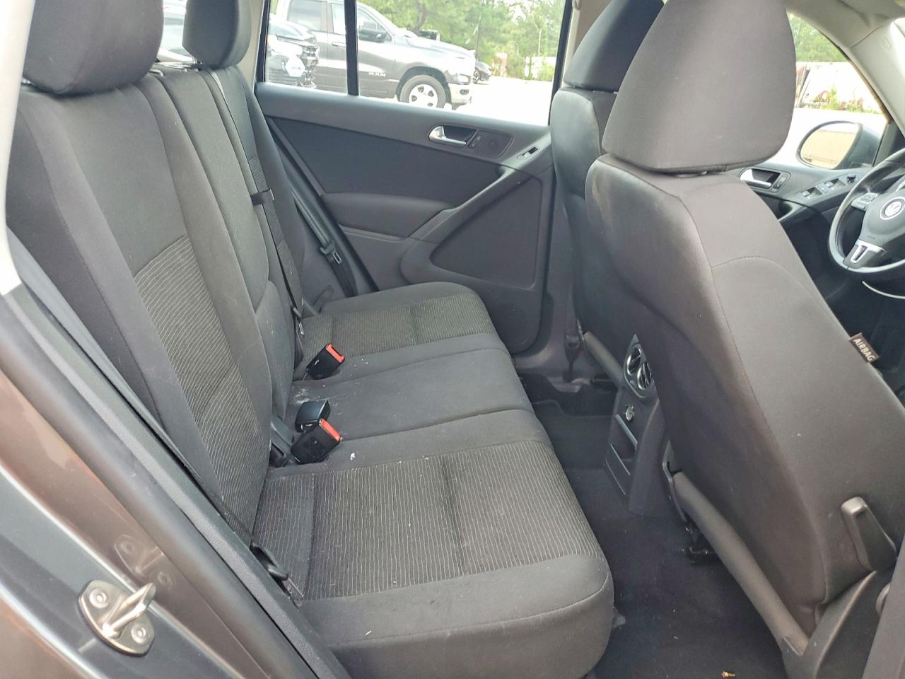 2014 Volkswagen Tiguan S Silver vin: WVGAV3AX5EW507026