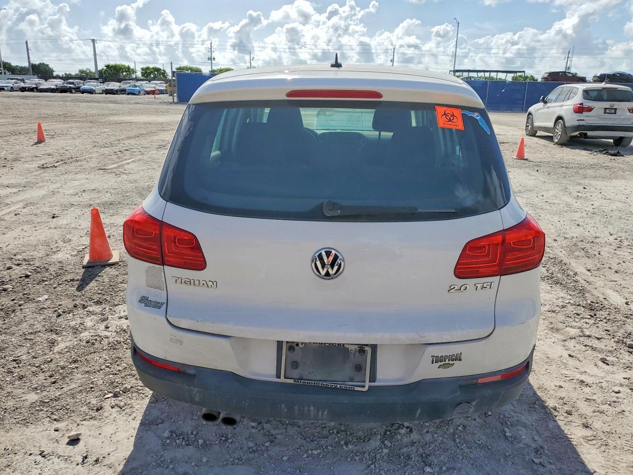 2014 Volkswagen Tiguan S Белый vin: WVGAV3AX5EW542665