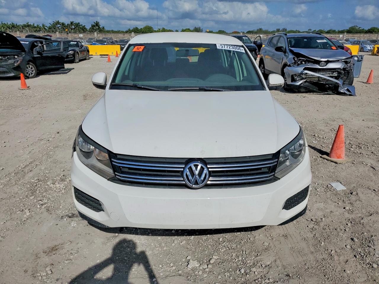 2014 Volkswagen Tiguan S Белый vin: WVGAV3AX5EW542665