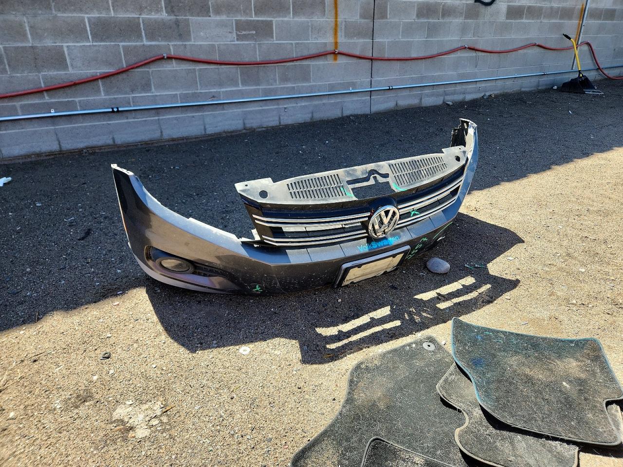 2013 Volkswagen Tiguan S Gray vin: WVGAV3AX6DW572241