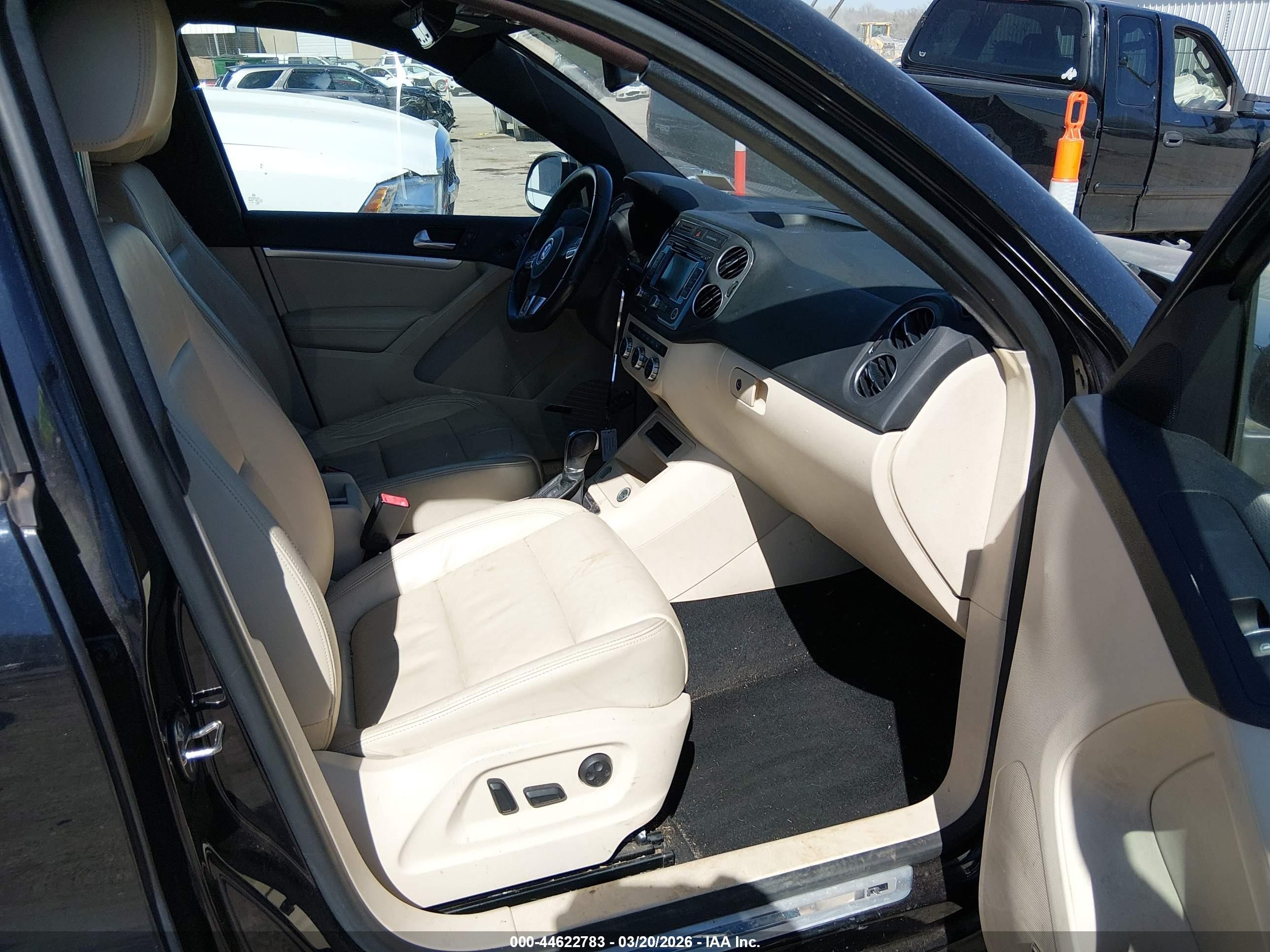 2014 Volkswagen Tiguan R-line Black vin: WVGAV3AX6EW013418