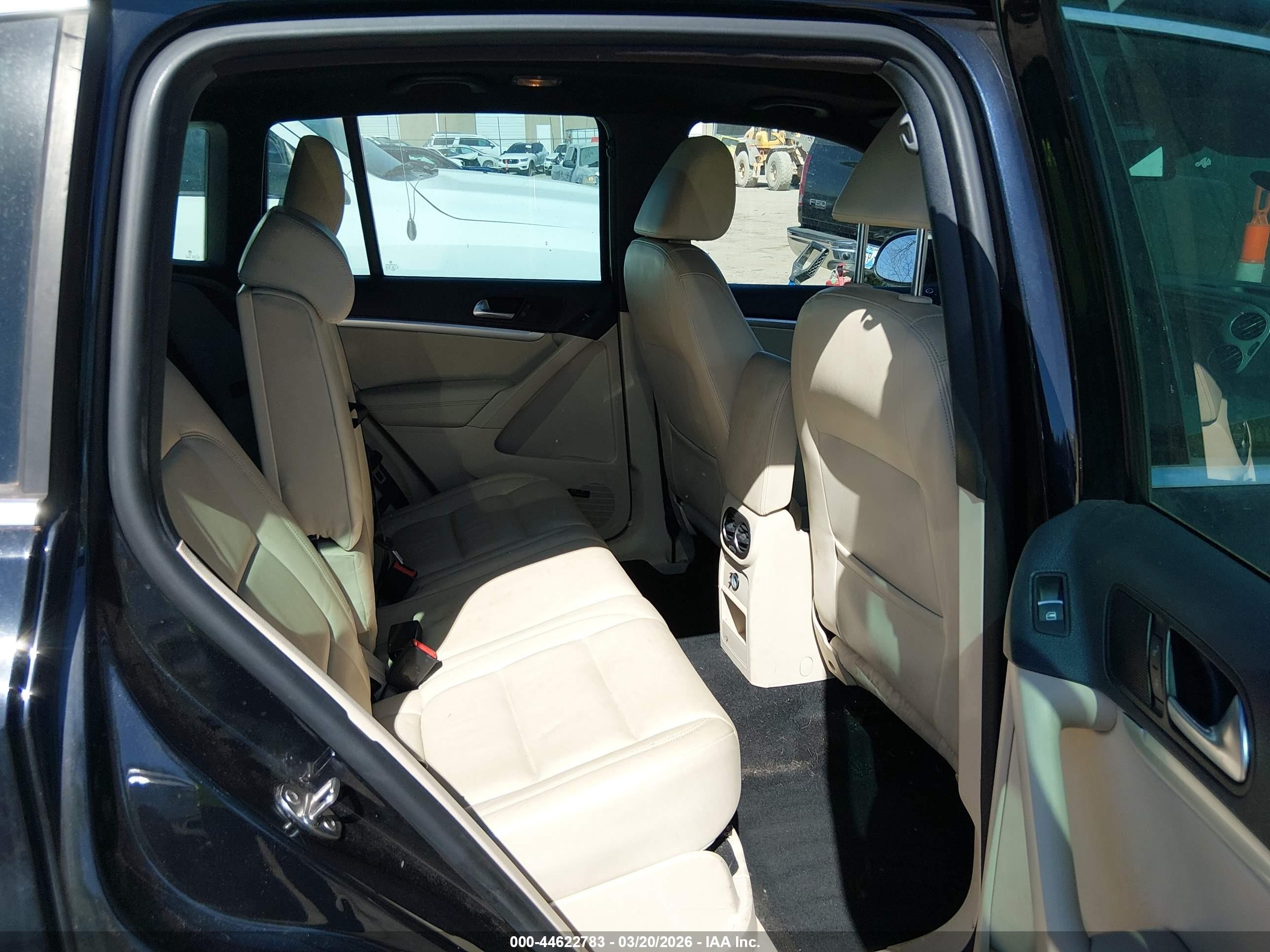 2014 Volkswagen Tiguan R-line Black vin: WVGAV3AX6EW013418
