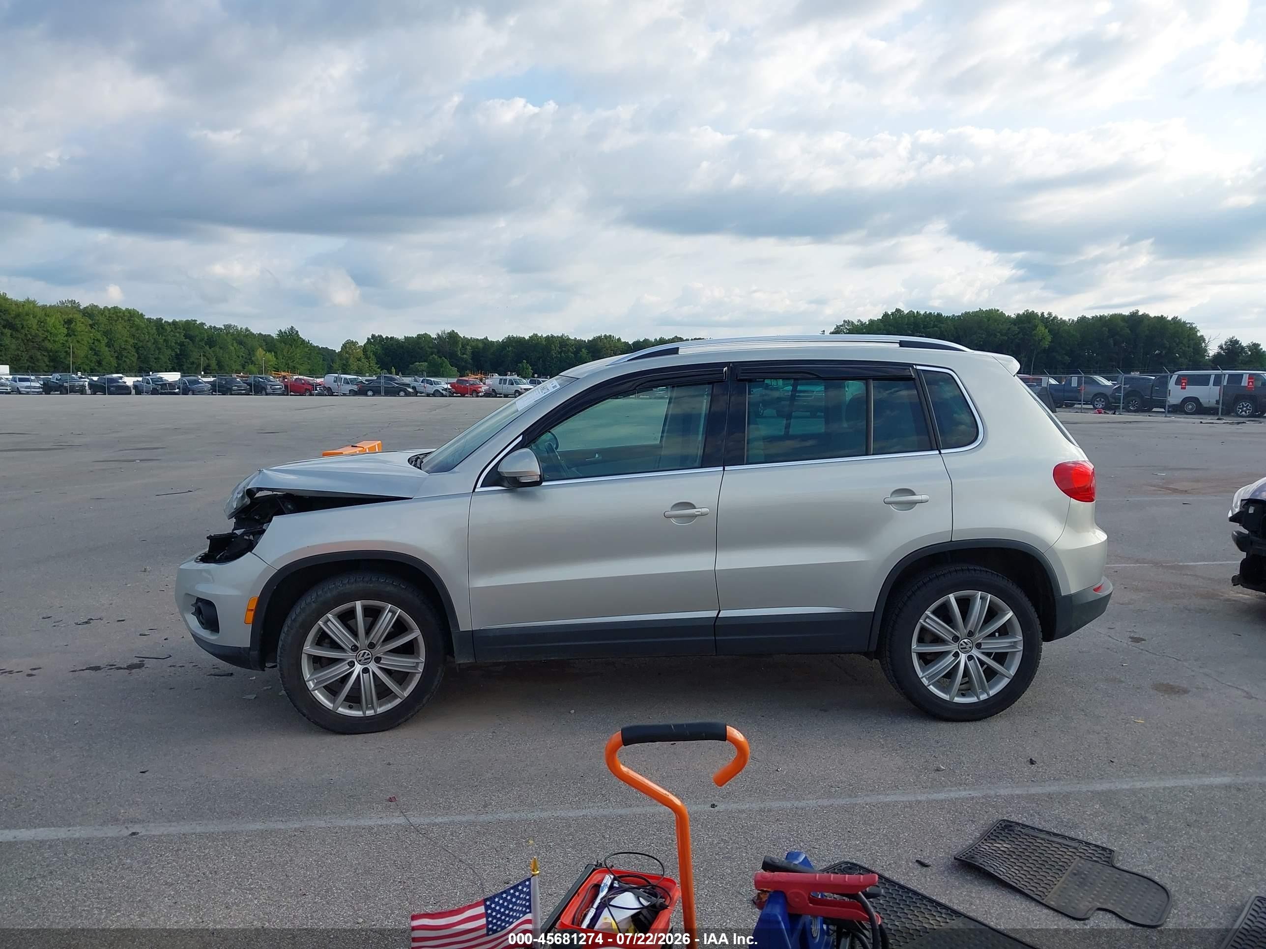 2014 Volkswagen Tiguan Se Silver vin: WVGAV3AX6EW521422