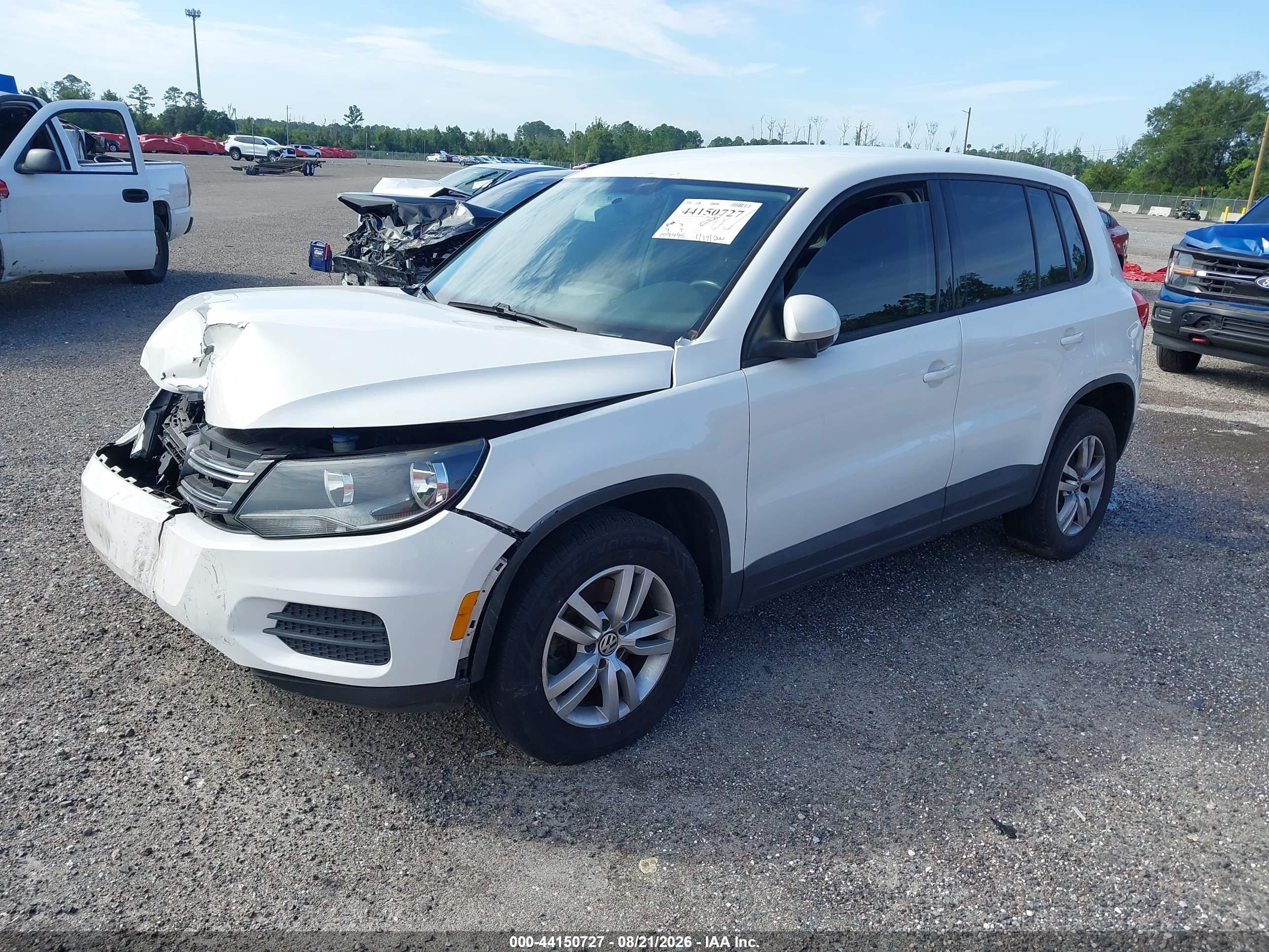 2014 Volkswagen Tiguan S White vin: WVGAV3AX6EW521808